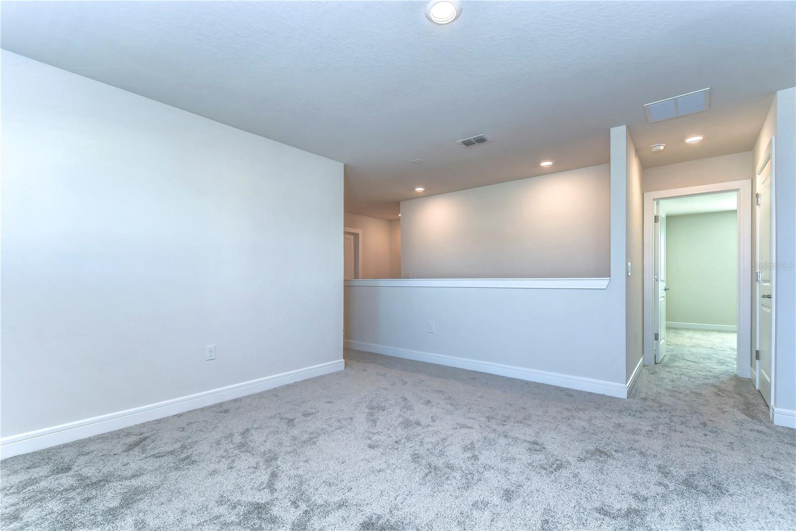 Listing photo id 30 for 30600 Thunderbird Drive