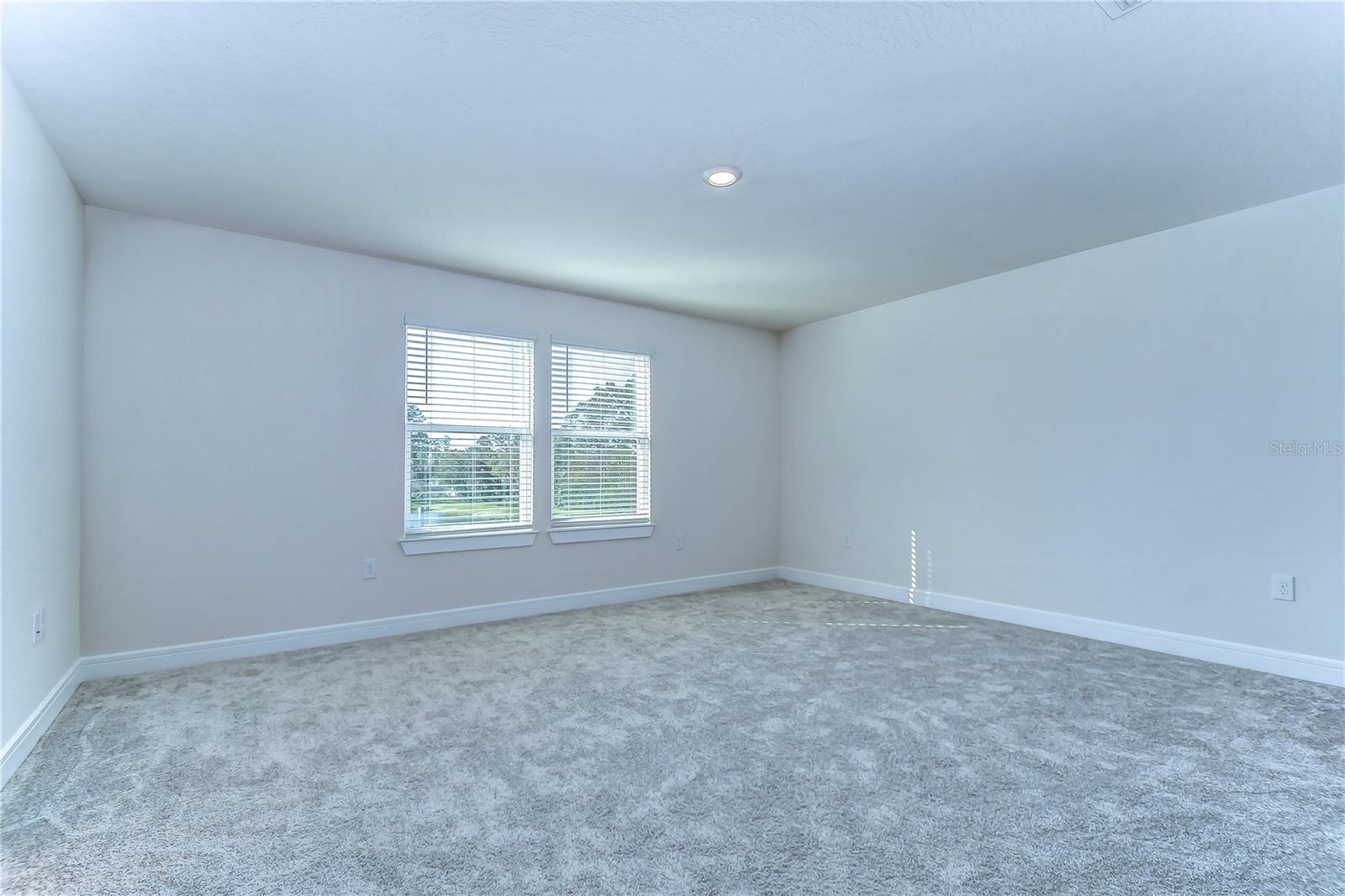 Listing photo id 32 for 30600 Thunderbird Drive