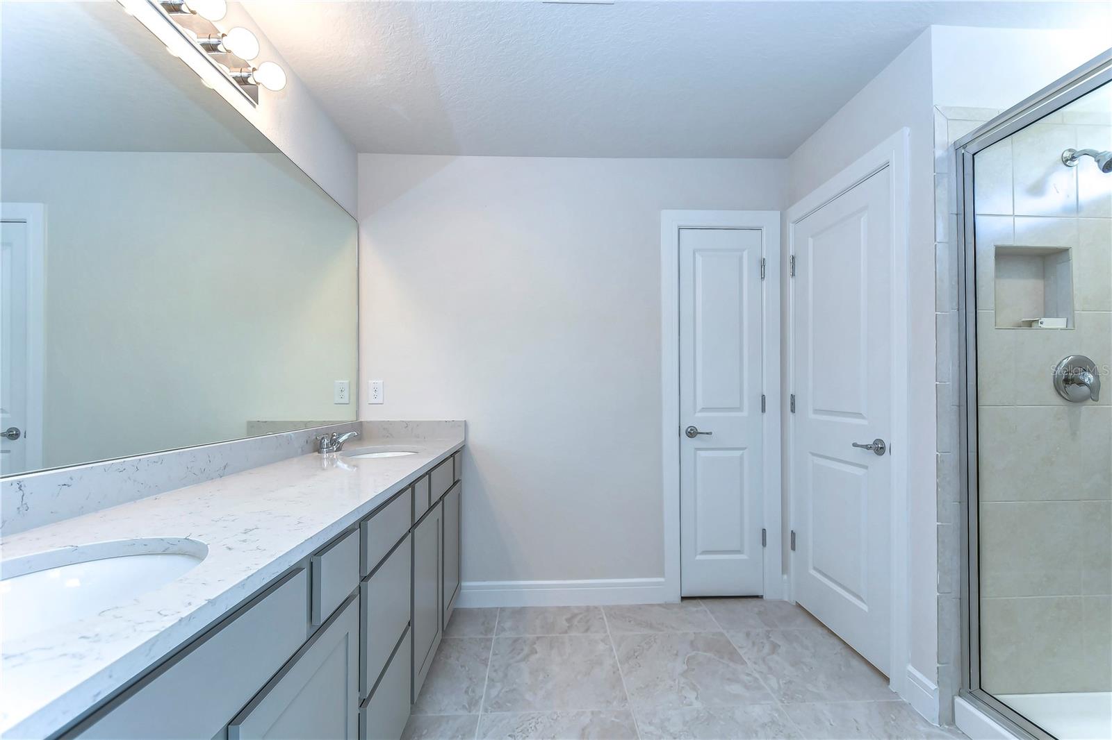 Listing photo id 35 for 30600 Thunderbird Drive