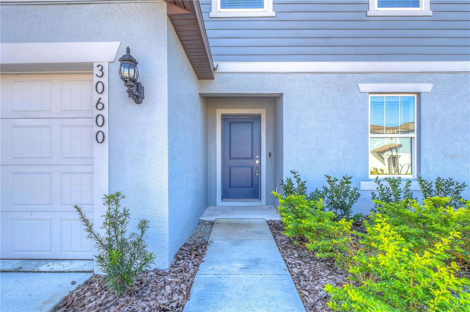 Listing photo id 2 for 30600 Thunderbird Drive