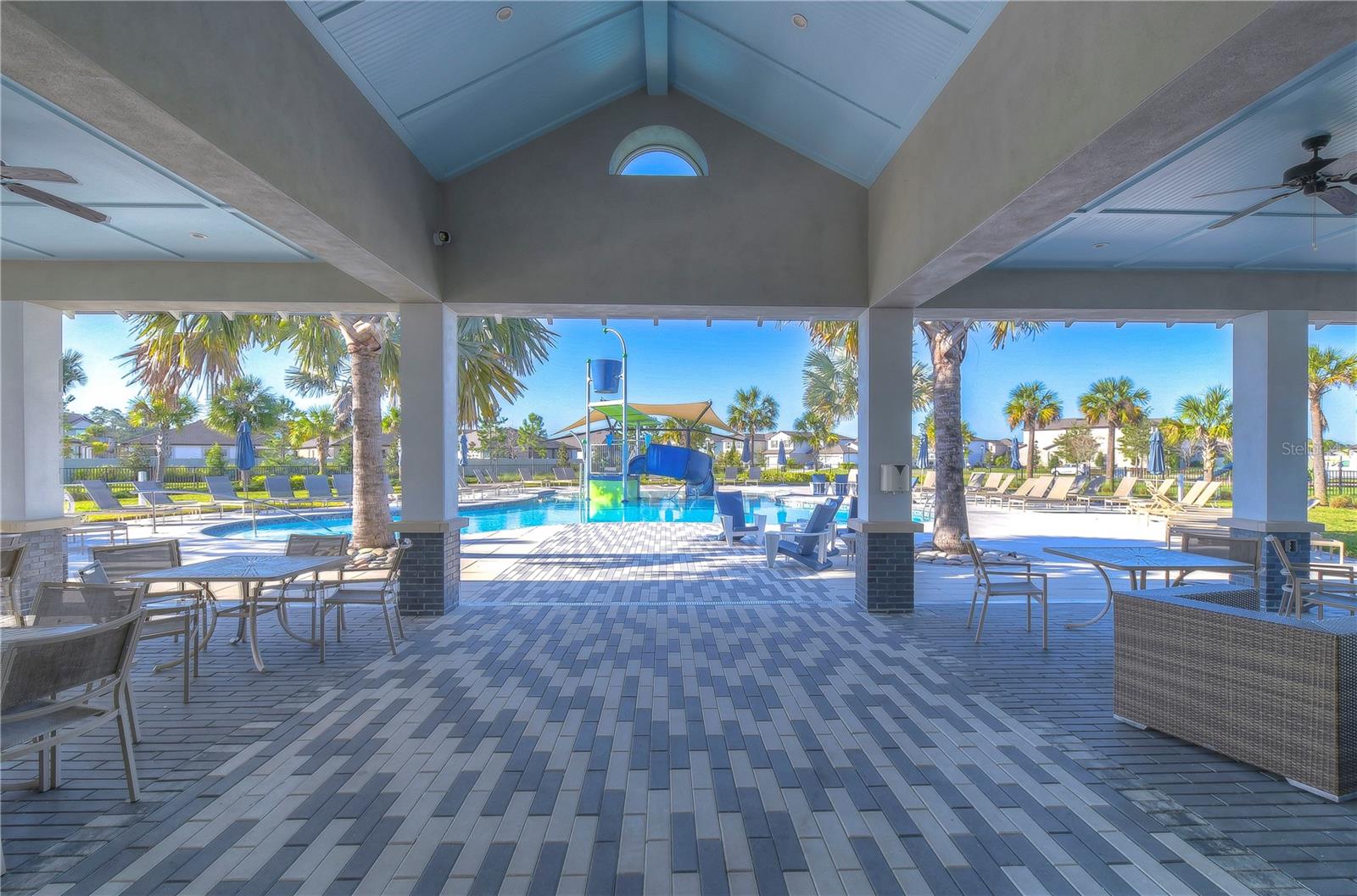 Listing photo id 40 for 30600 Thunderbird Drive
