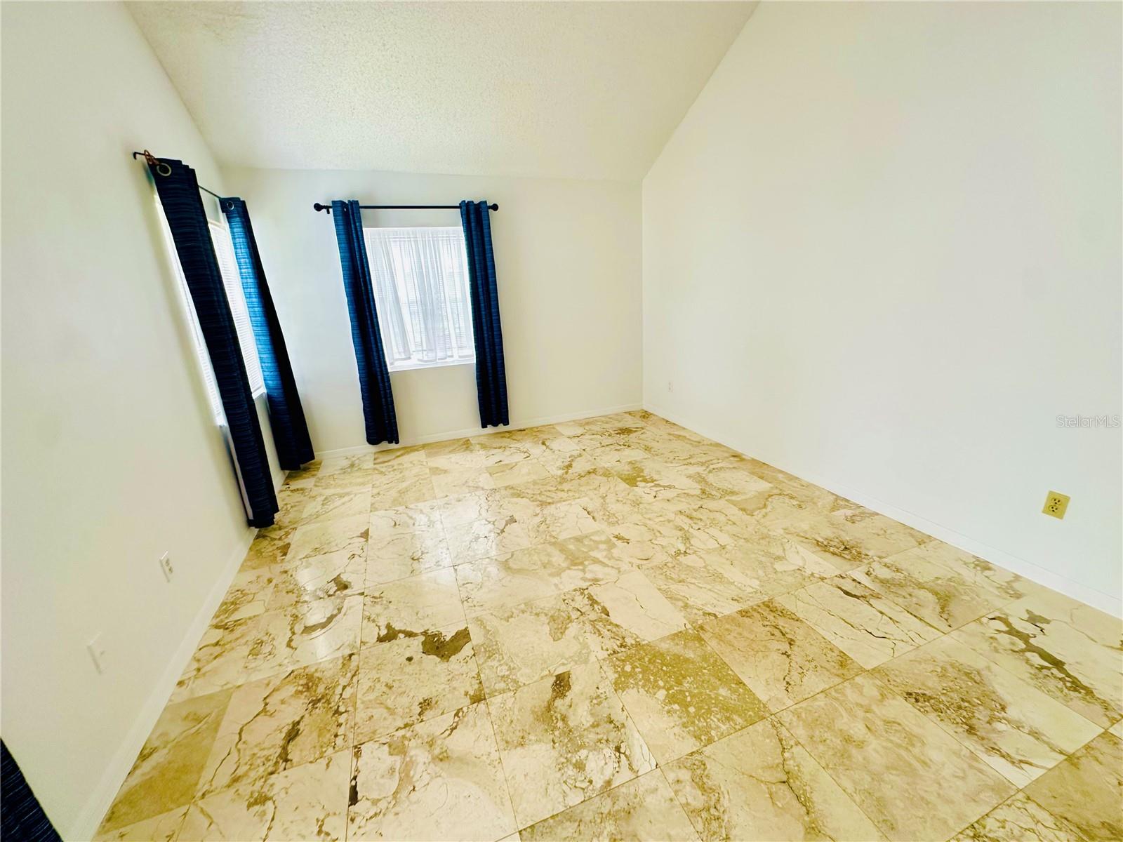 Image 7 of 58 For 6825 Stones Throw Circle N 1202