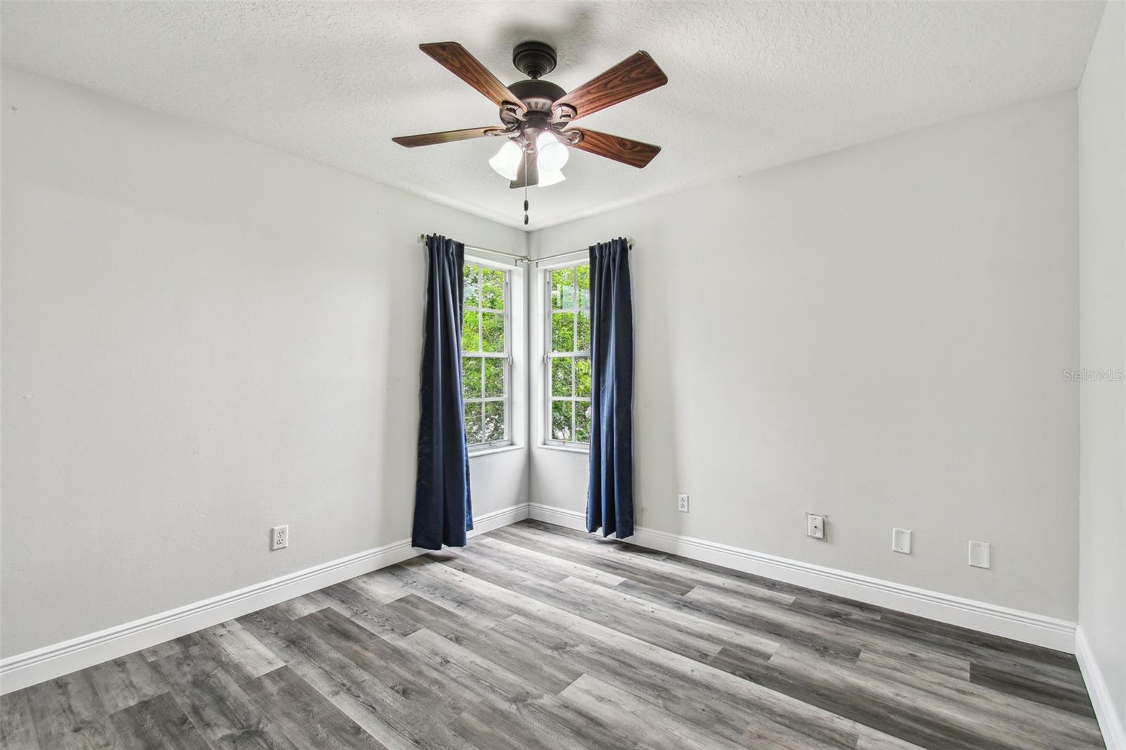 Image 42 of 100 For 16003 Ridley Place