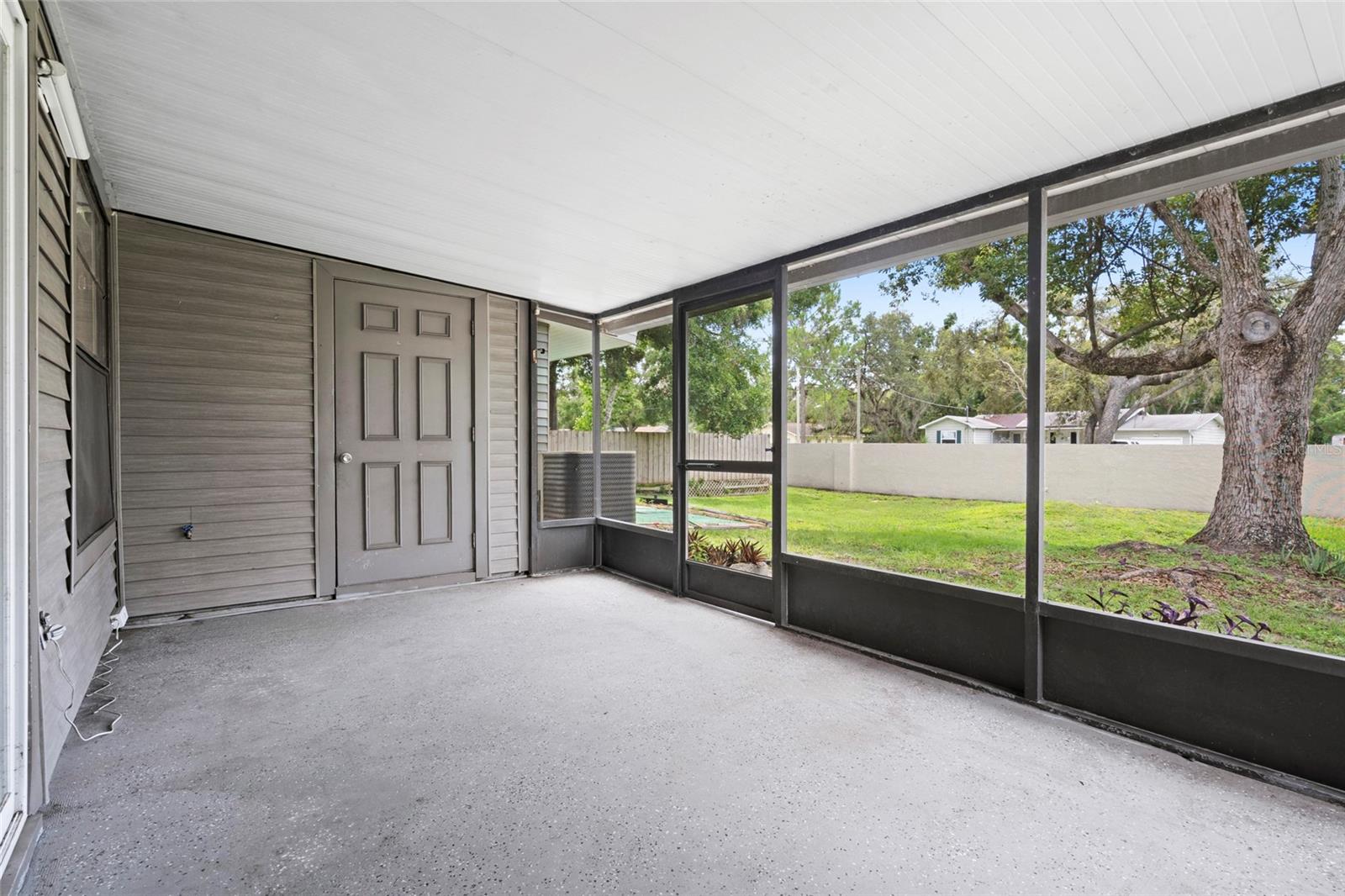 Image 21 of 33 For 3420 Oak Trail Court