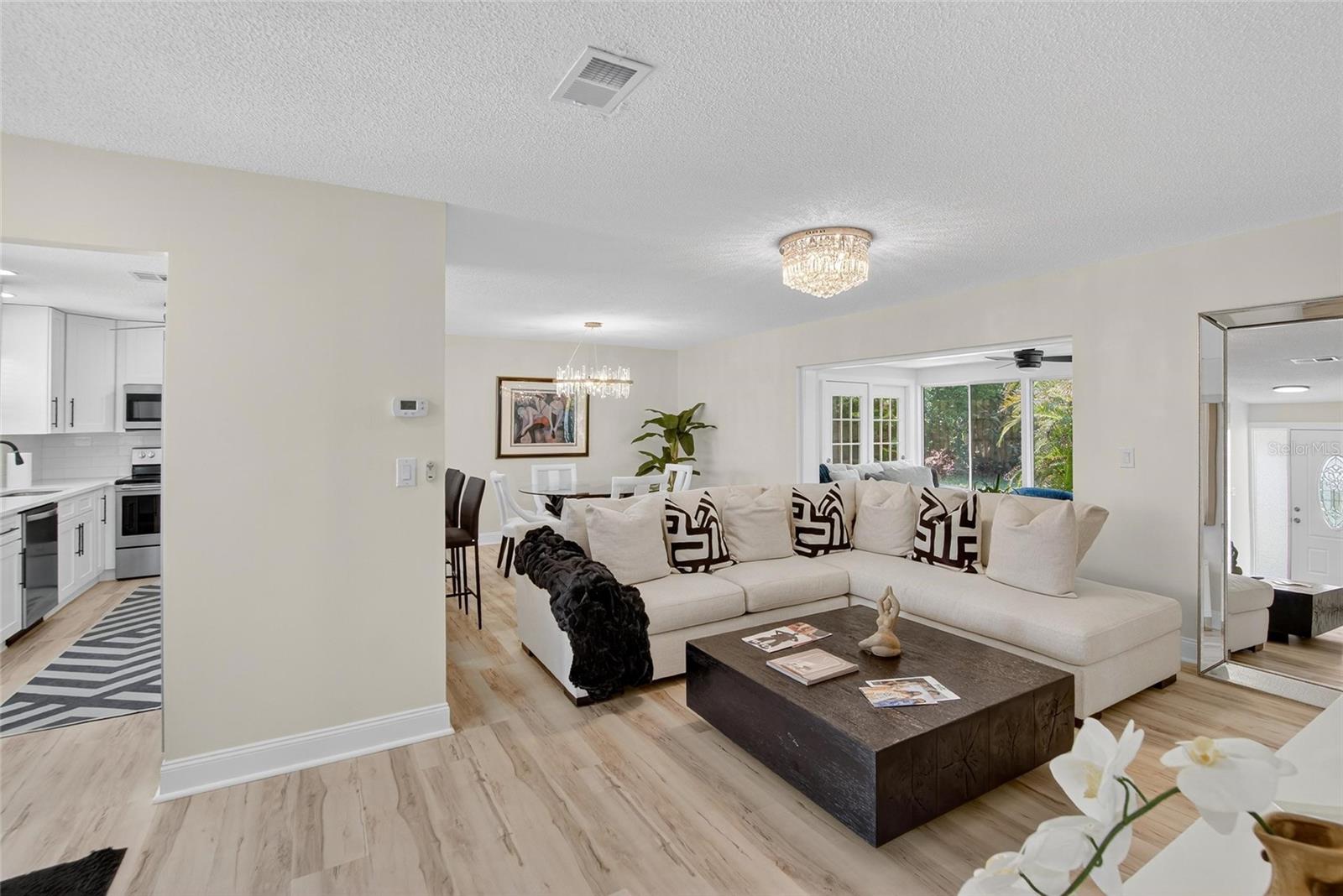 Image 10 of 50 For 2190 Bramblewood Drive N