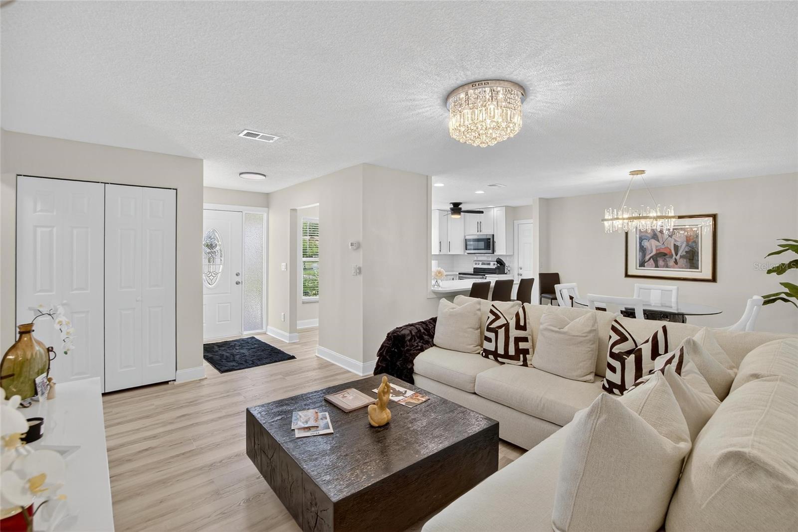 Image 11 of 50 For 2190 Bramblewood Drive N