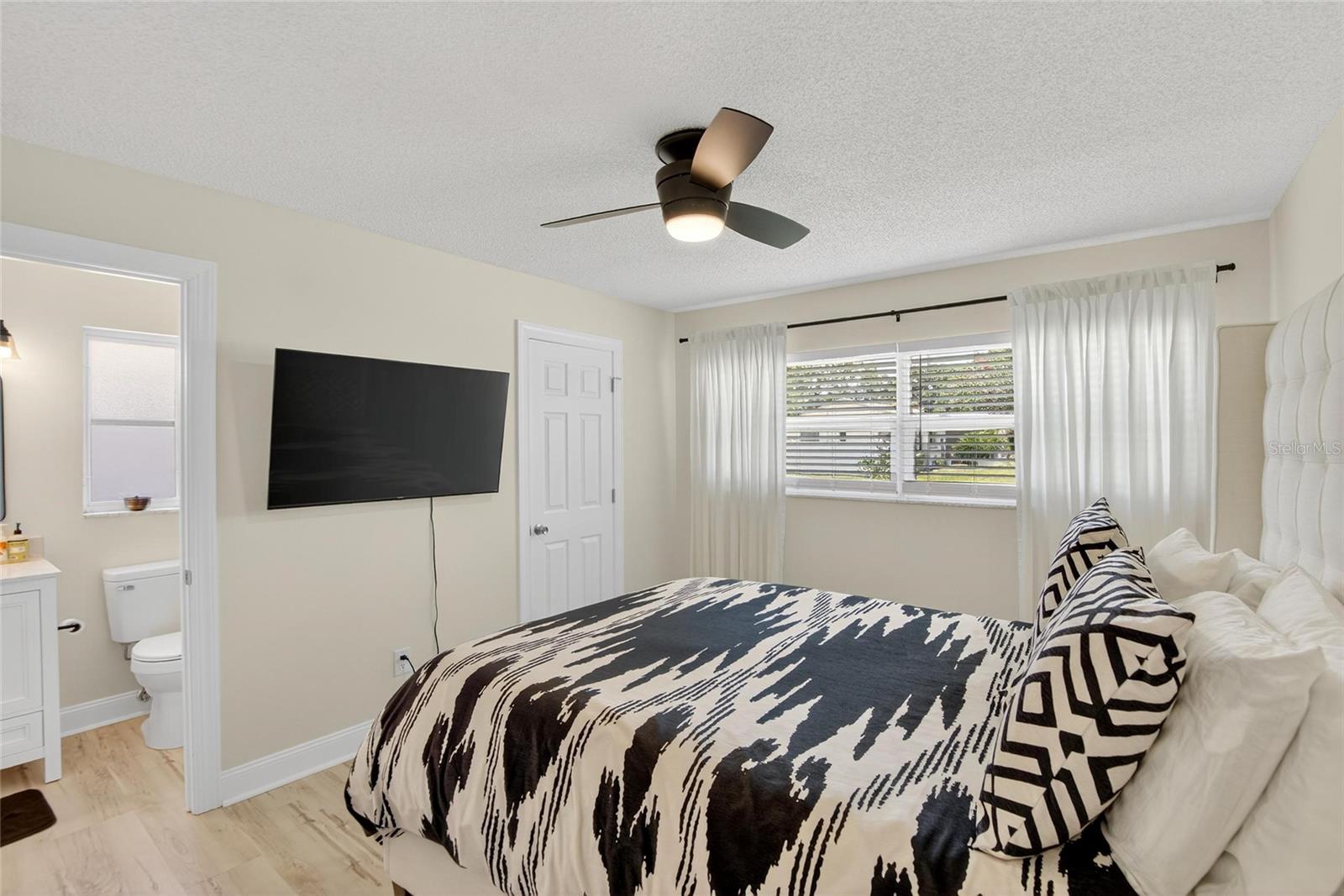 Image 22 of 50 For 2190 Bramblewood Drive N