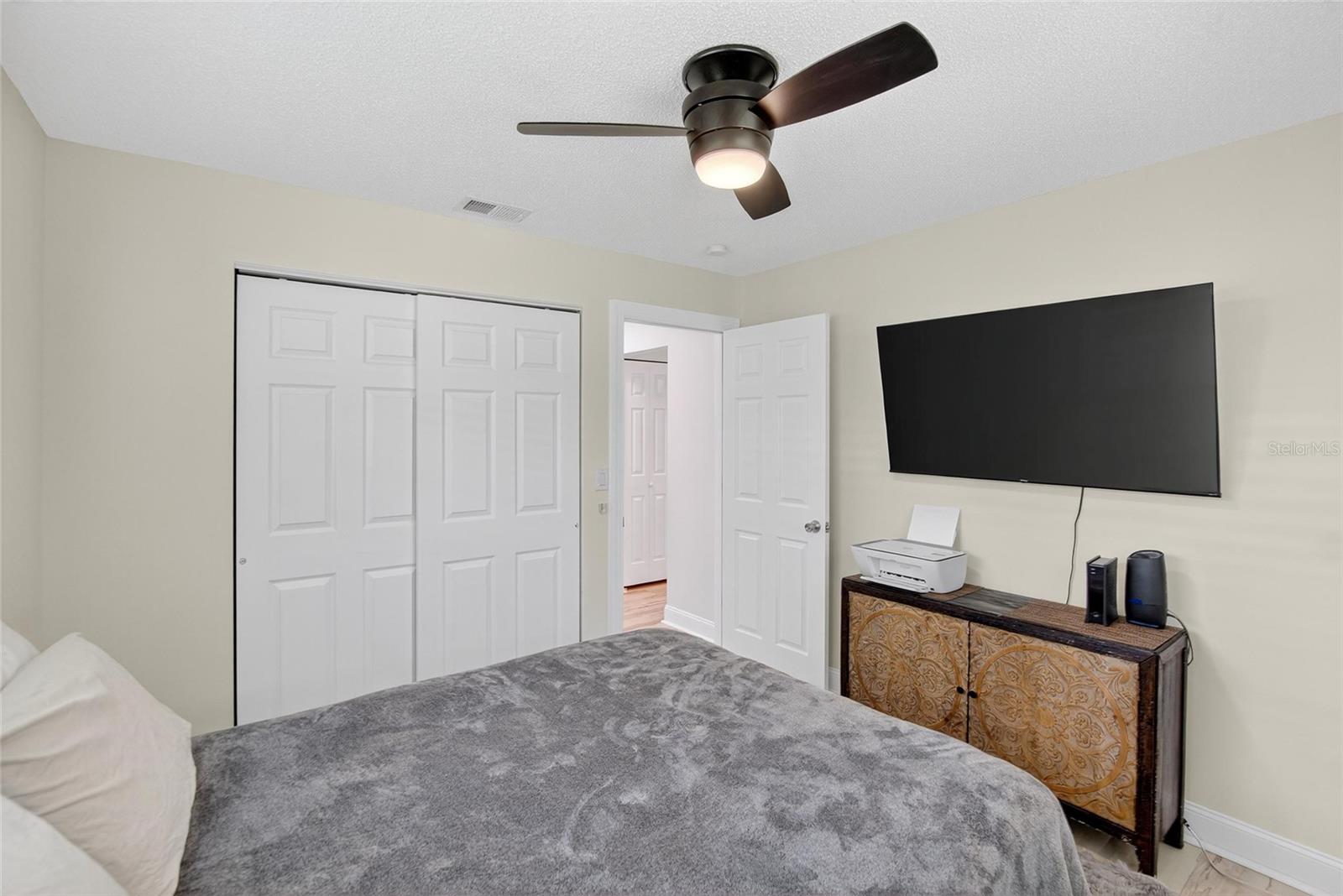 Image 30 of 50 For 2190 Bramblewood Drive N