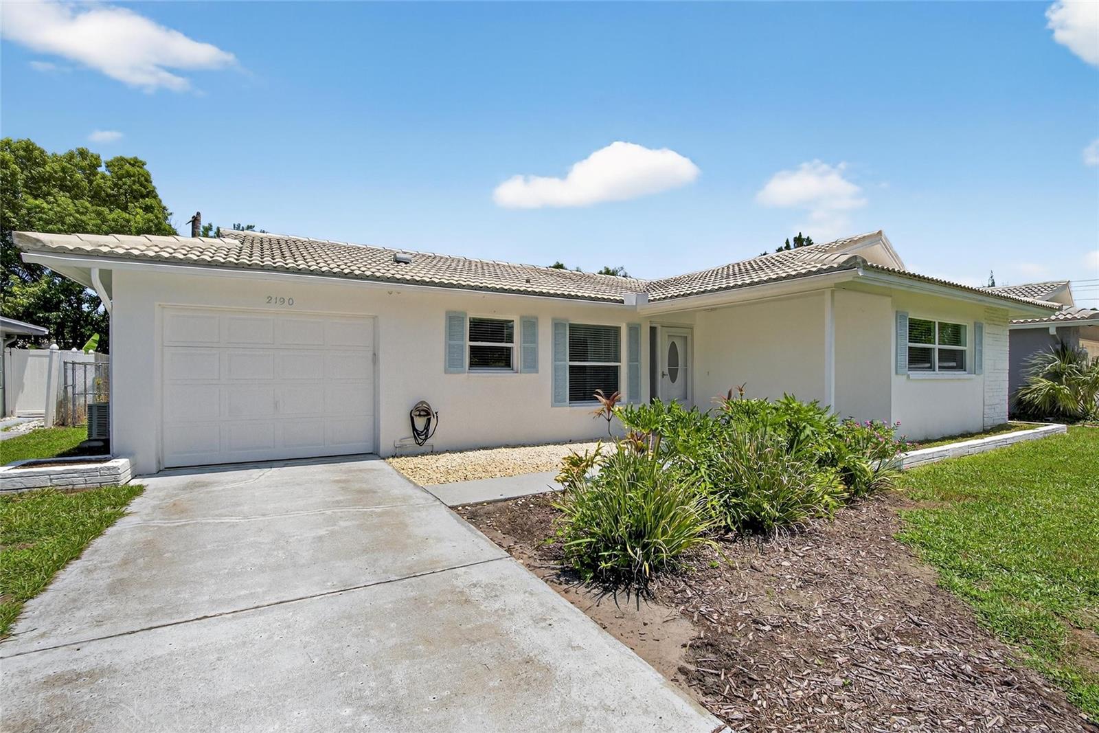 Image 4 of 50 For 2190 Bramblewood Drive N