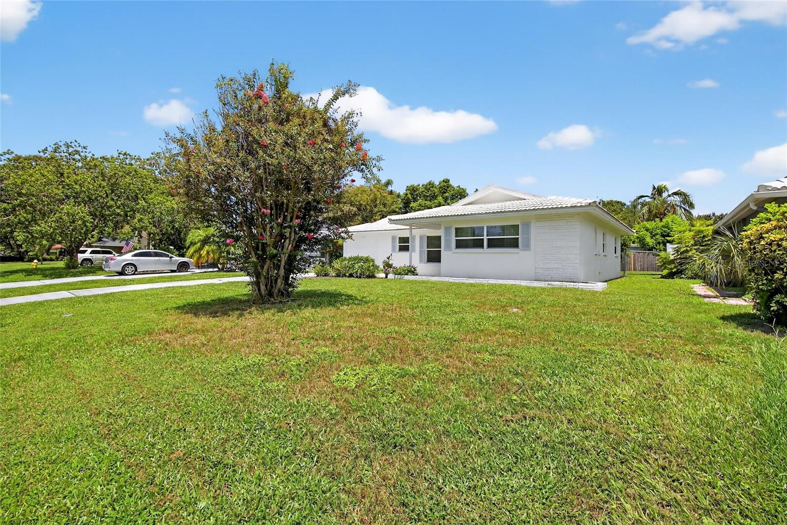 Image 42 of 50 For 2190 Bramblewood Drive N
