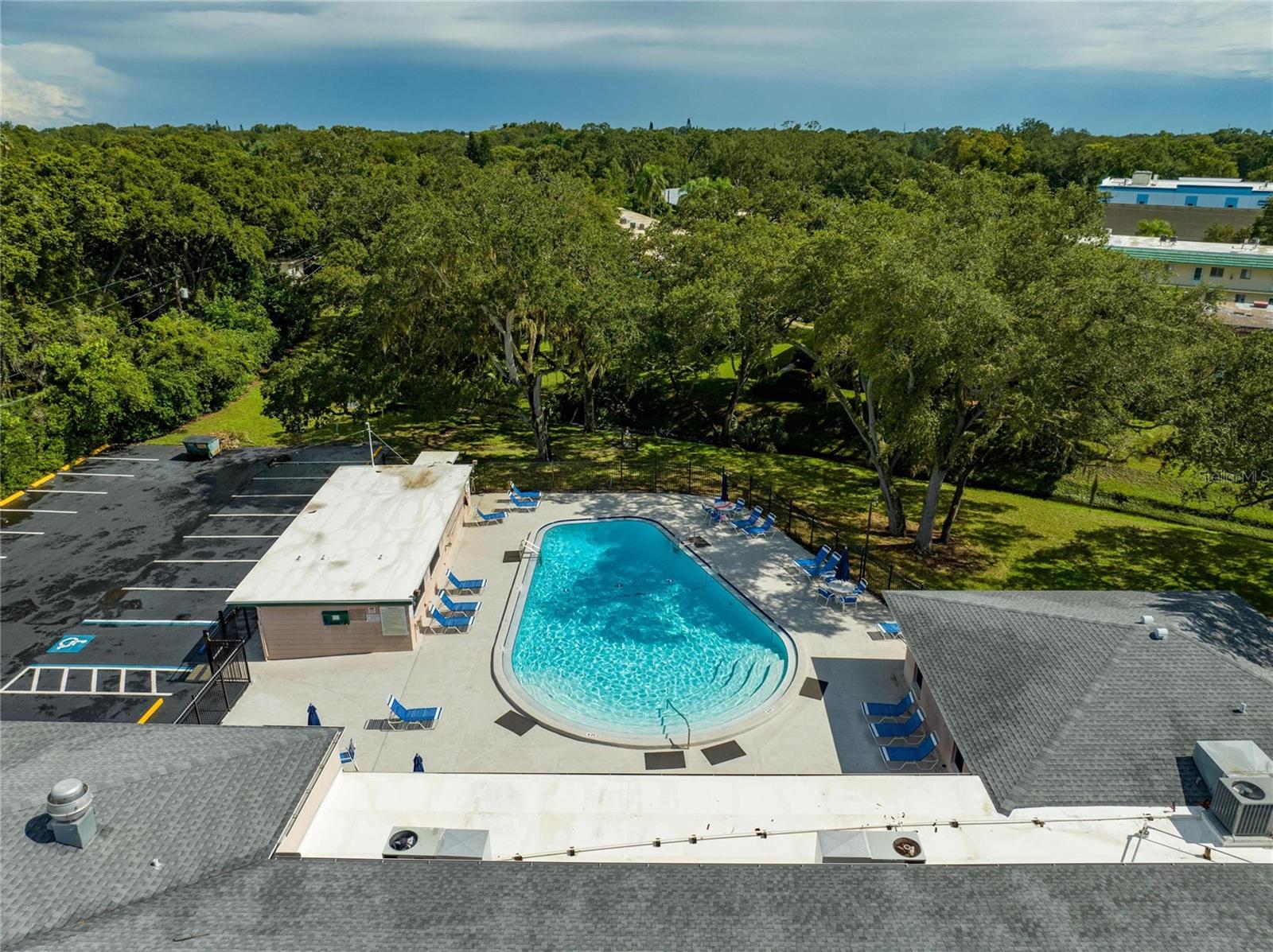 Image 47 of 50 For 2190 Bramblewood Drive N