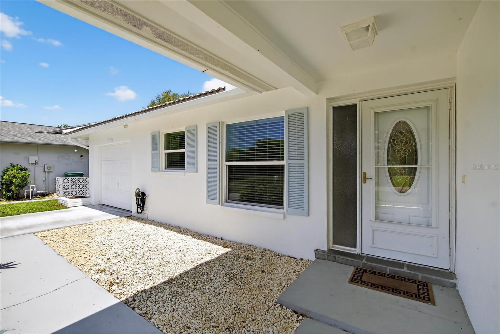 Image 5 of 50 For 2190 Bramblewood Drive N
