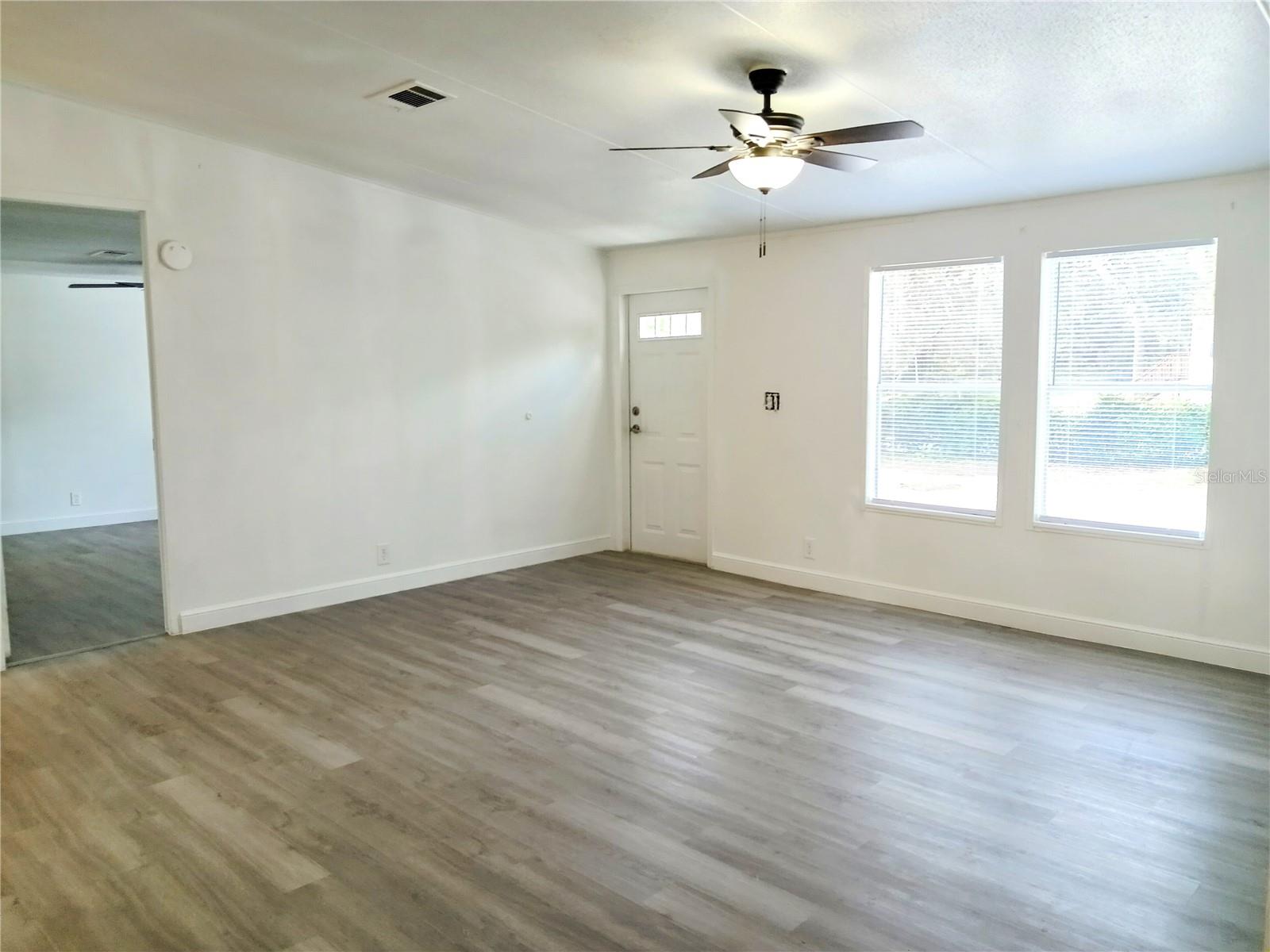 Image 13 of 19 For 5562 Murphy Court