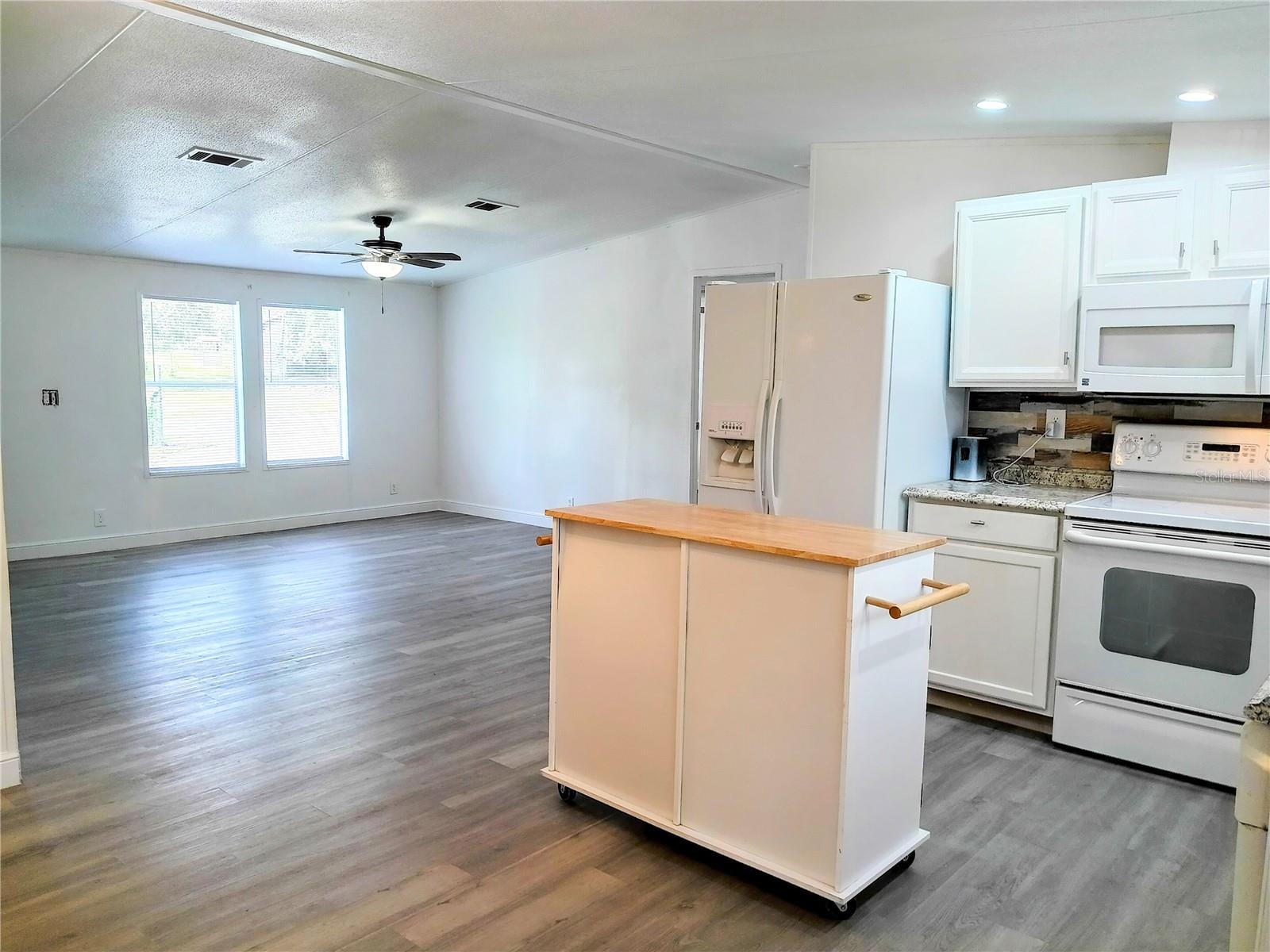 Image 3 of 19 For 5562 Murphy Court