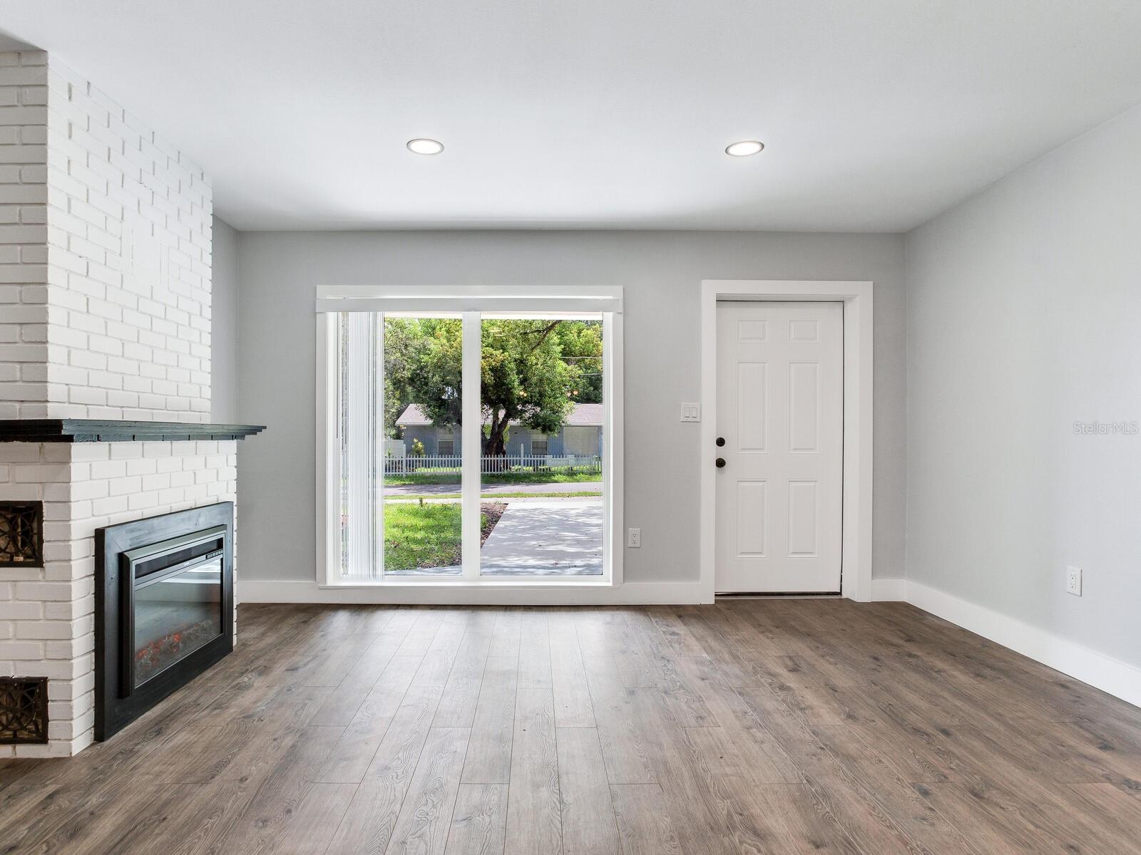 Image 9 of 20 For 10120 Aster Avenue