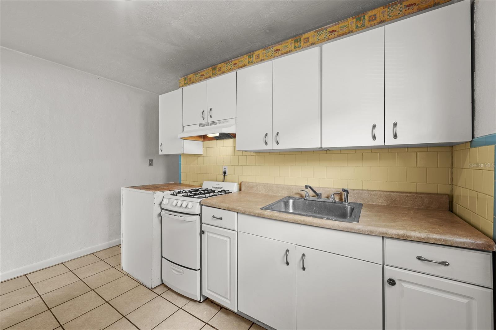 Image 10 of 43 For 1407 Taft Avenue