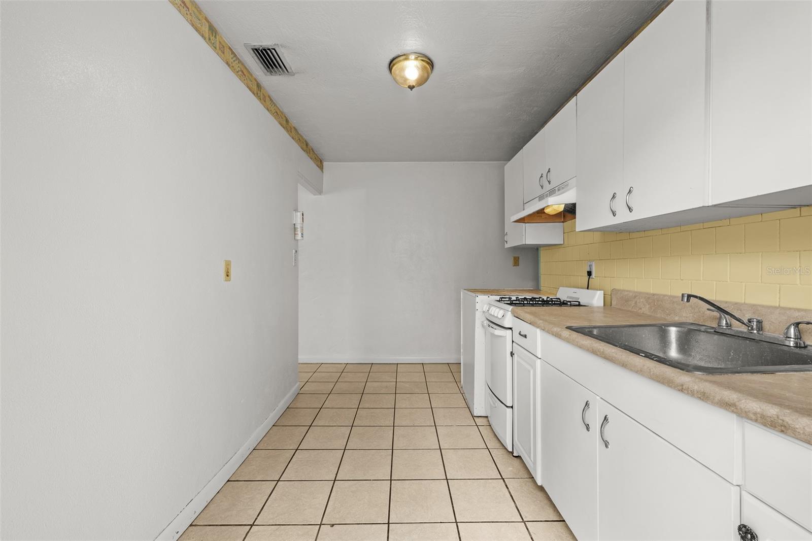 Image 11 of 43 For 1407 Taft Avenue