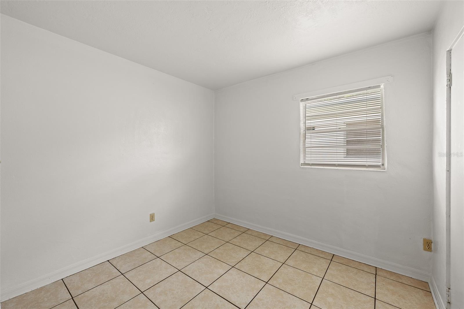Image 16 of 43 For 1407 Taft Avenue