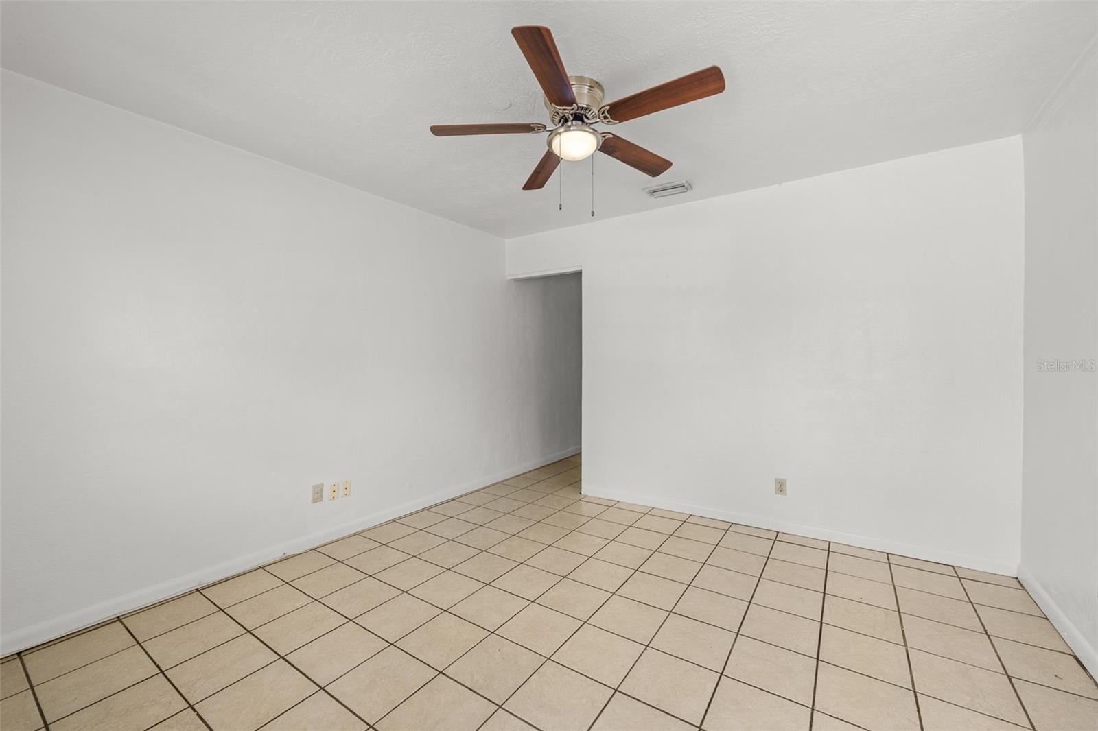 Image 6 of 43 For 1407 Taft Avenue