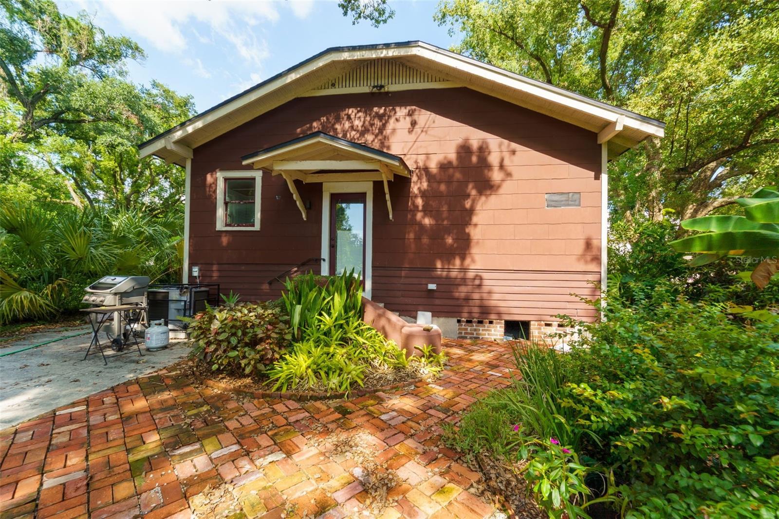 Image 4 of 21 For 2708 Elmore Avenue