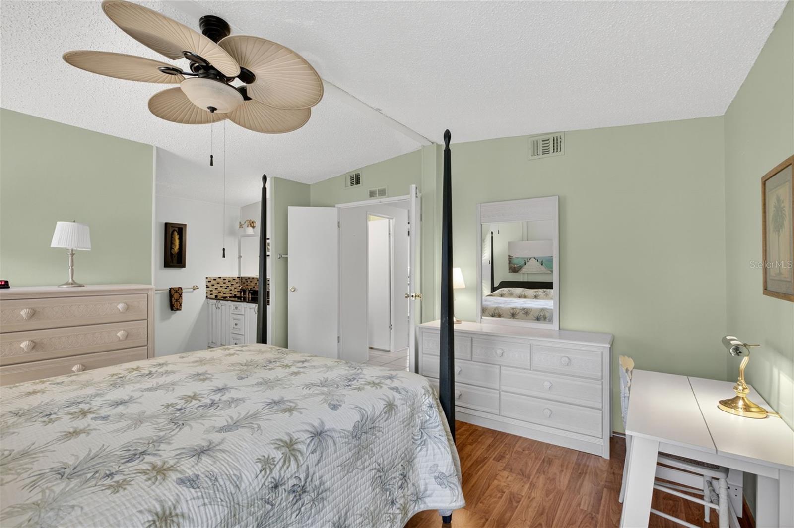 Image 22 of 87 For 517 La Playa Circle