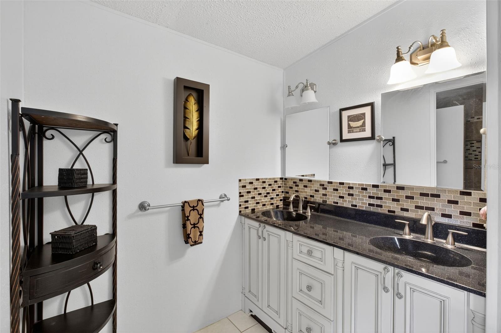 Image 23 of 87 For 517 La Playa Circle