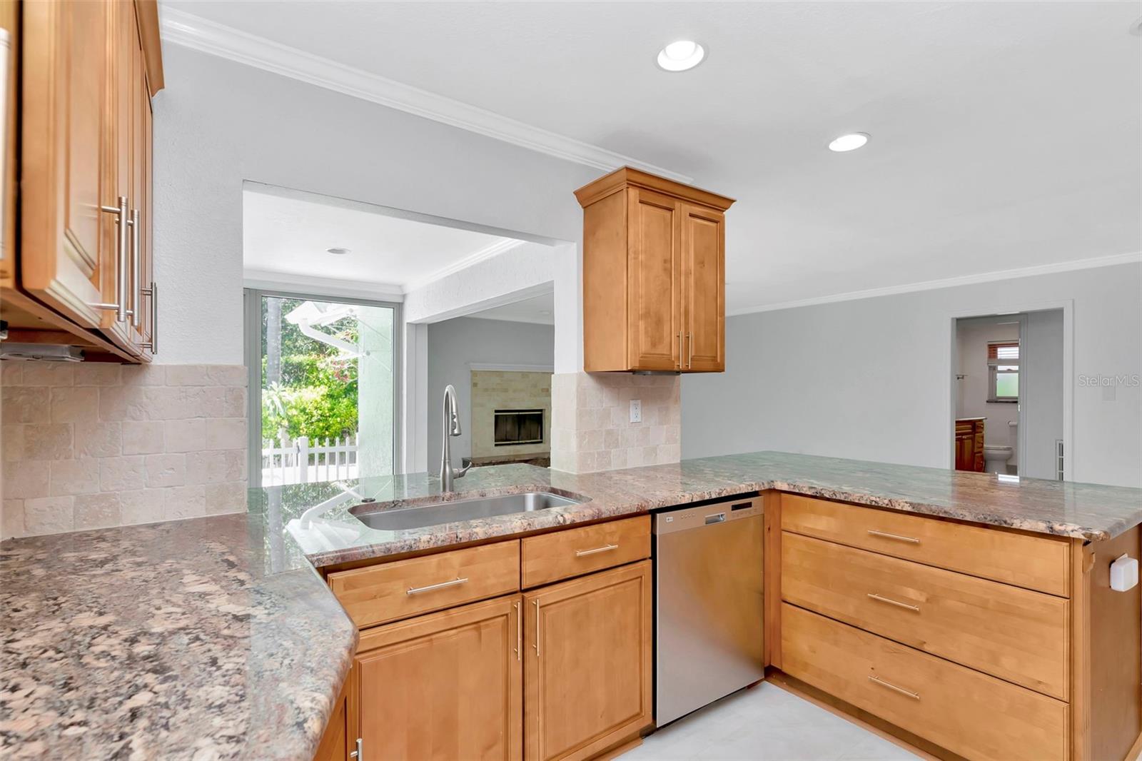 Image 10 of 50 For 8135 Bayshore Drive