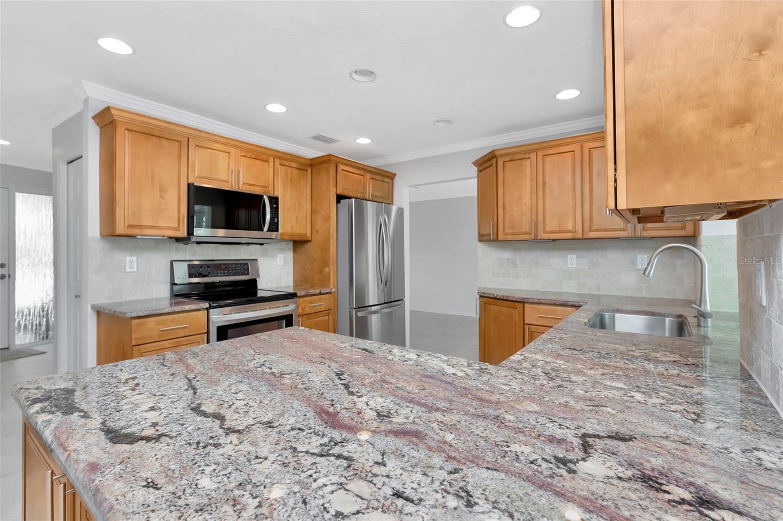 Image 11 of 50 For 8135 Bayshore Drive