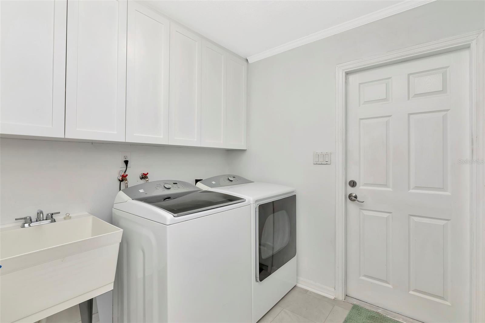 Image 12 of 50 For 8135 Bayshore Drive
