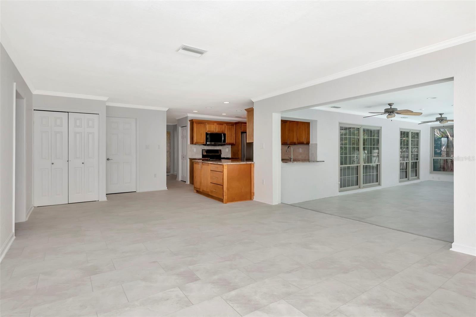 Image 25 of 50 For 8135 Bayshore Drive