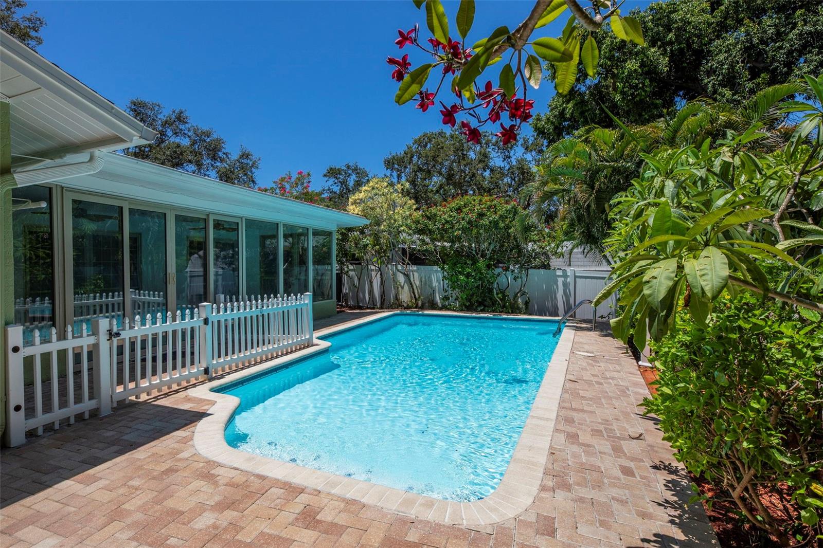 Image 31 of 50 For 8135 Bayshore Drive