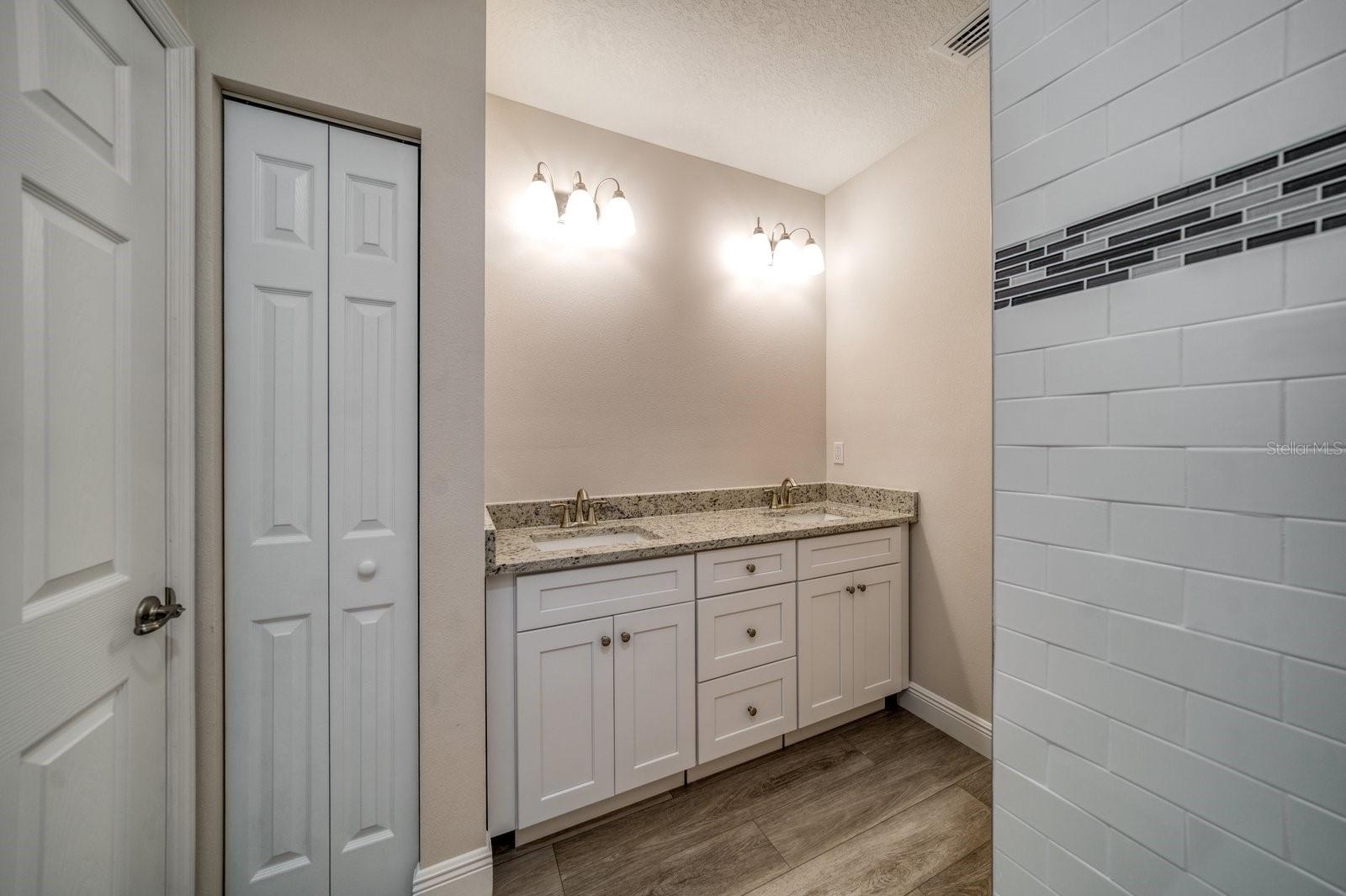 Image 10 of 20 For 8411 Daves Homes Place