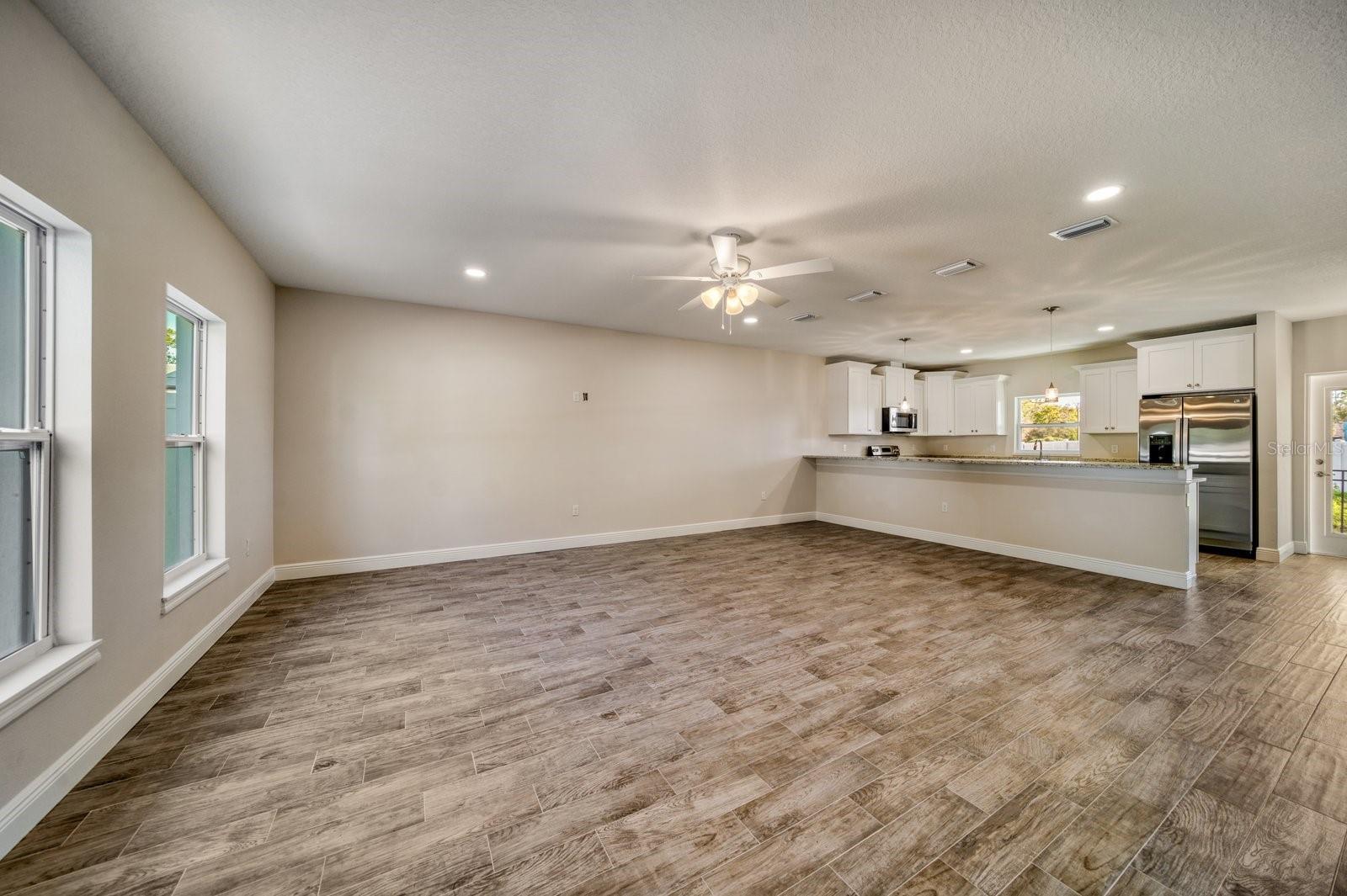 Image 5 of 20 For 8411 Daves Homes Place