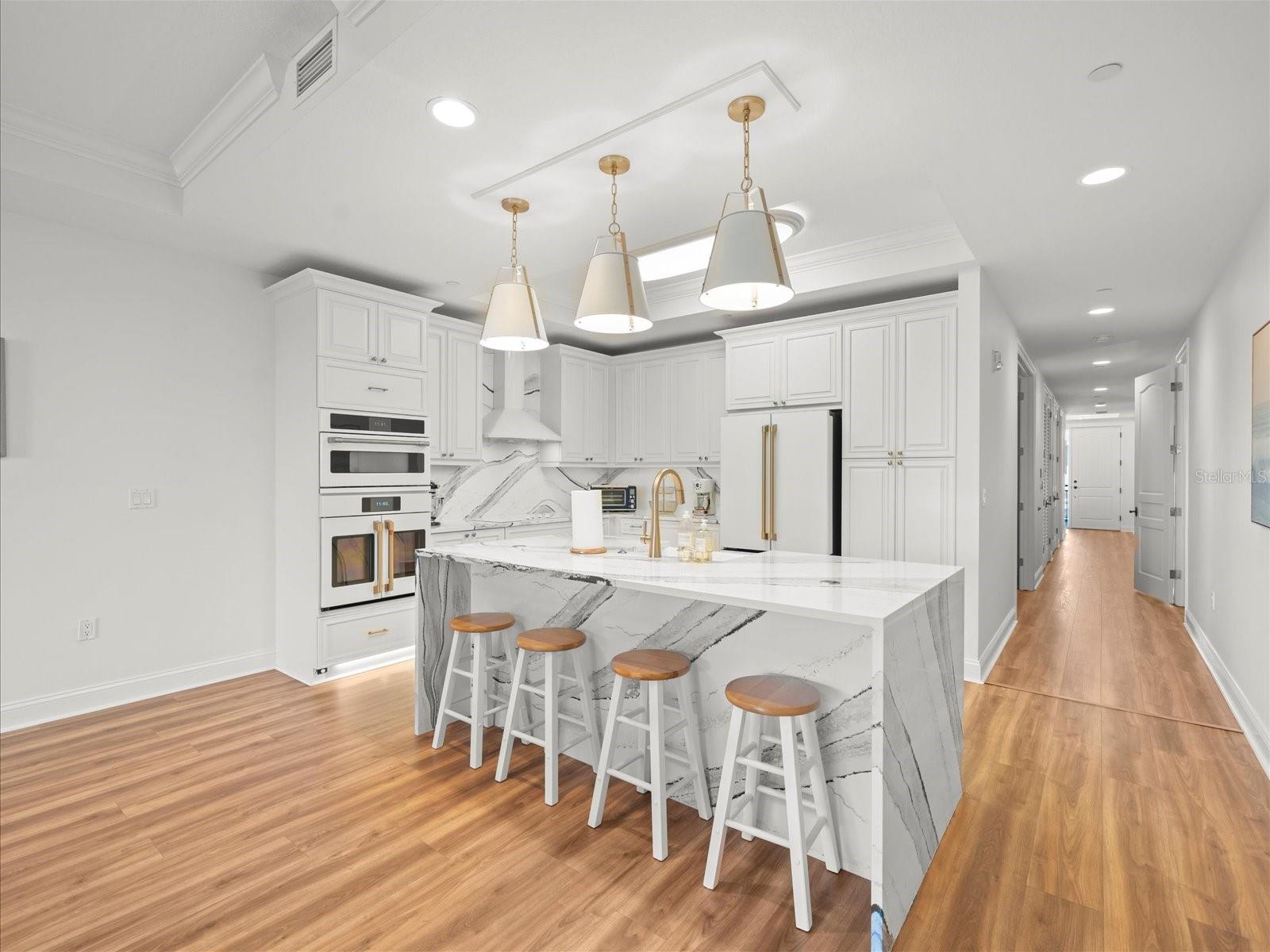Image 10 of 69 For 202 Windward Passage 303