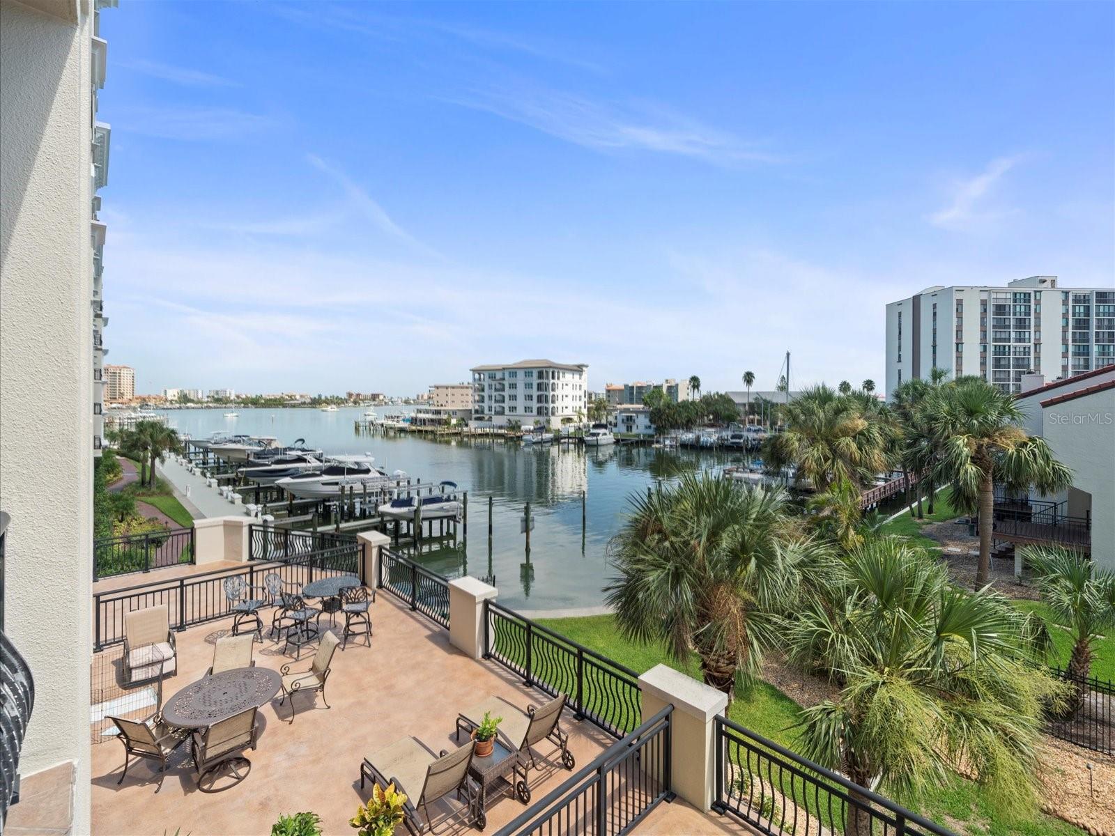 Image 38 of 69 For 202 Windward Passage 303