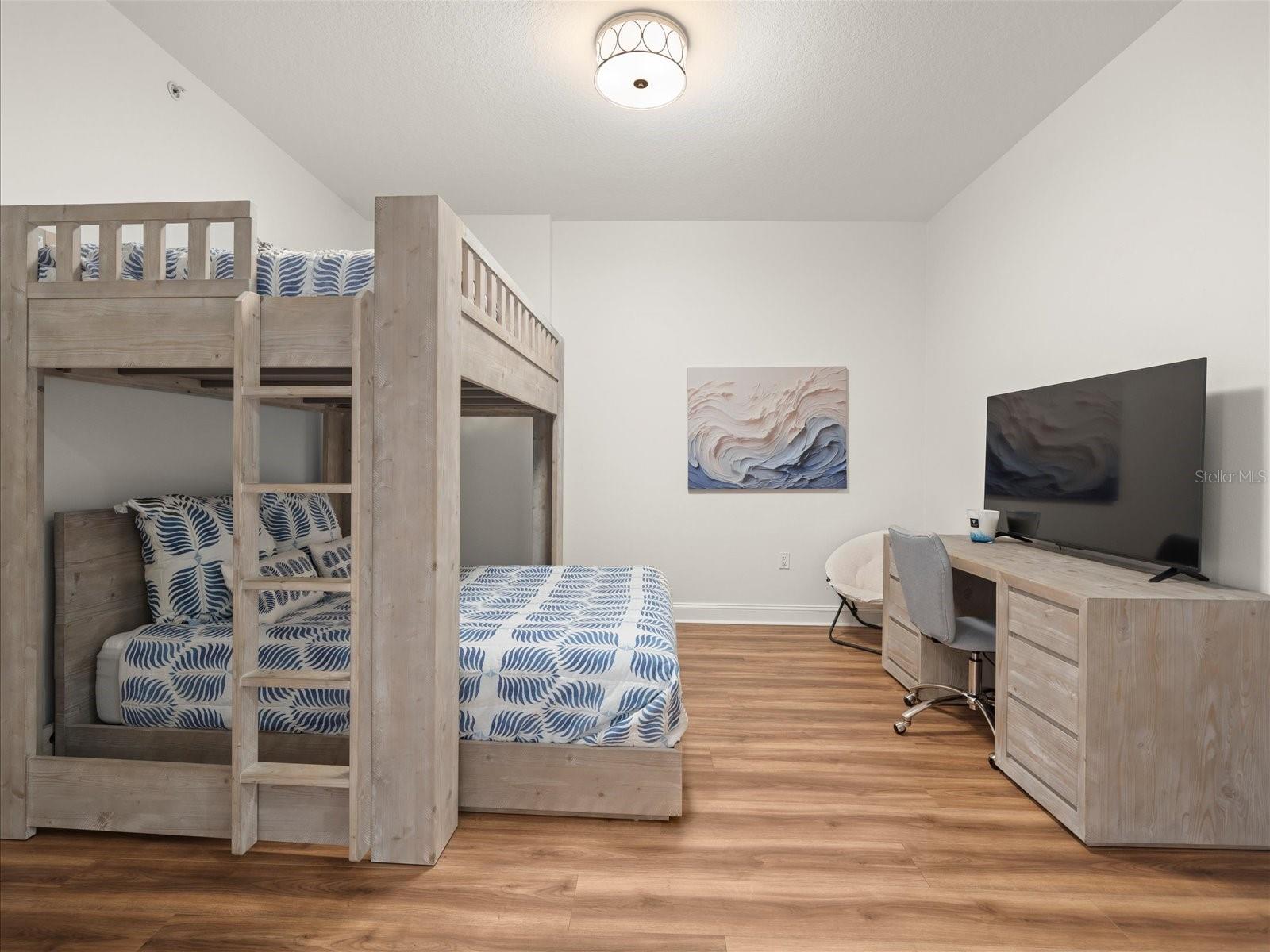 Image 48 of 69 For 202 Windward Passage 303