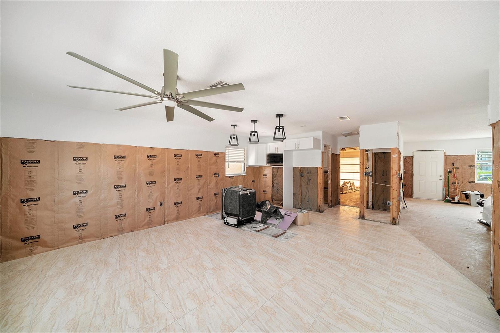 Listing photo id 2 for 13925 Hatcher Avenue