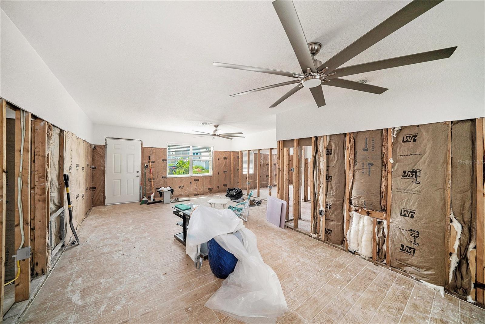 Listing photo id 4 for 13925 Hatcher Avenue