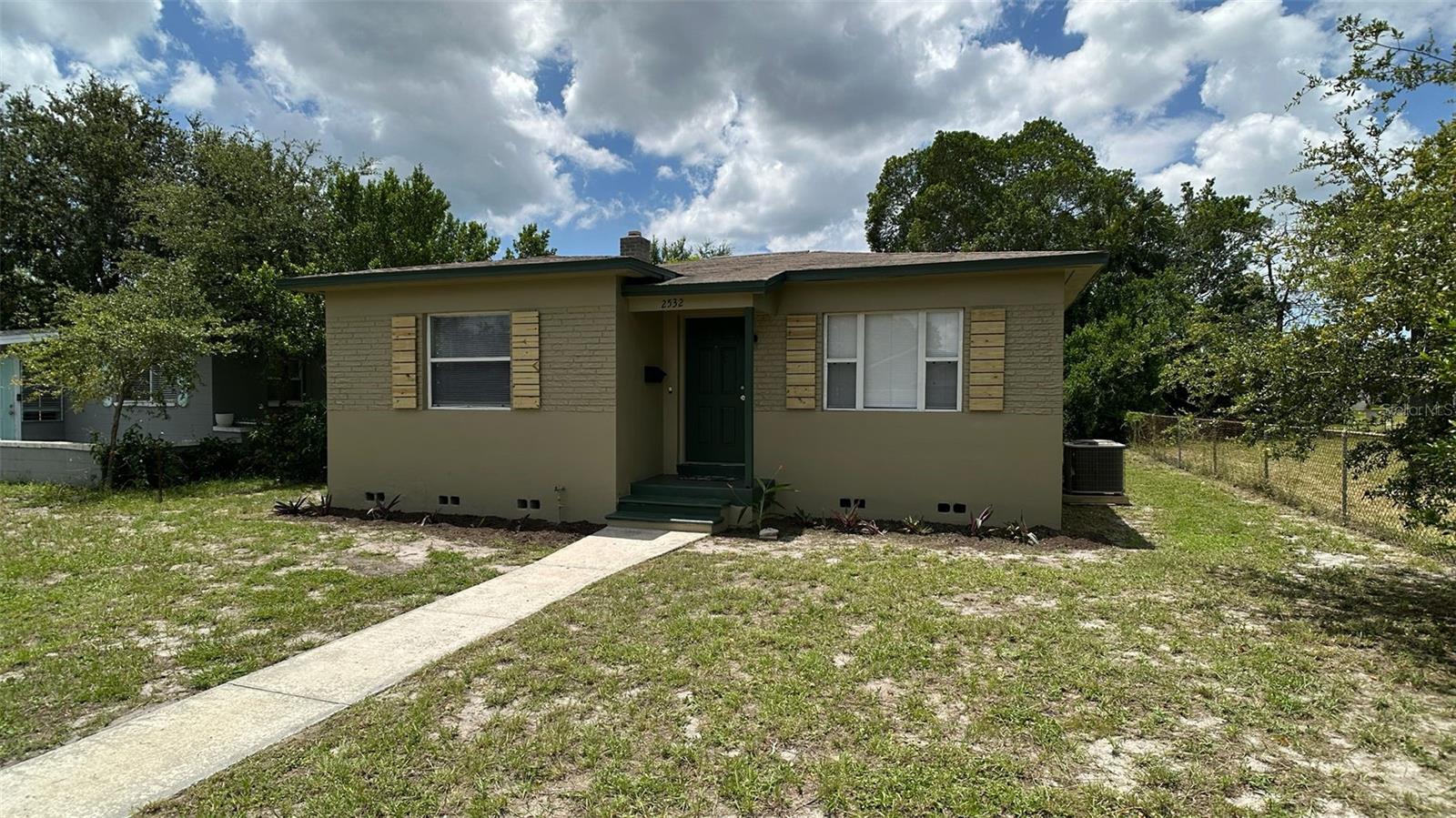 Image 11 of 11 For 2532 4th Avenue S