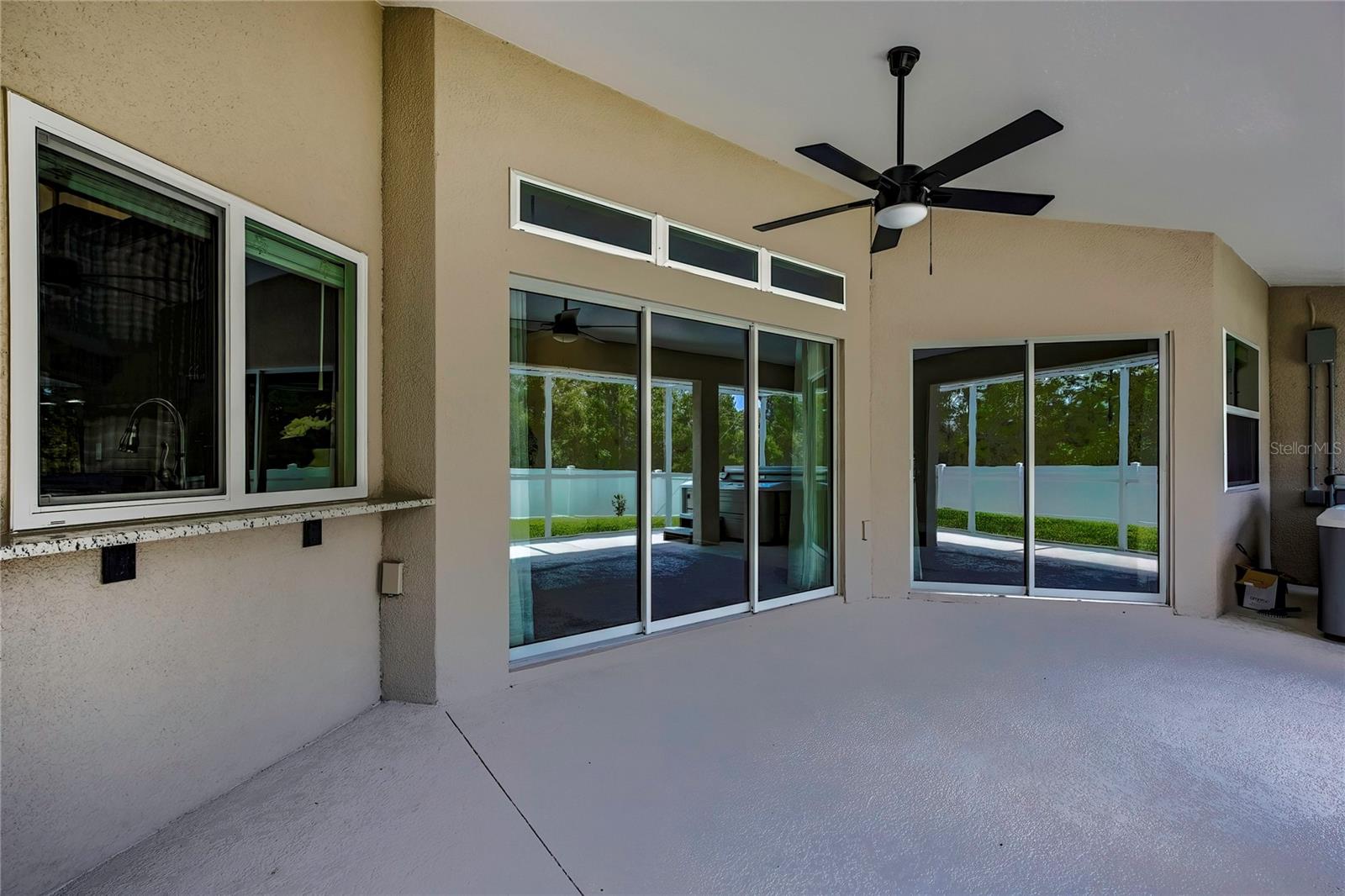 Listing photo id 27 for 15 Dahlia Court N