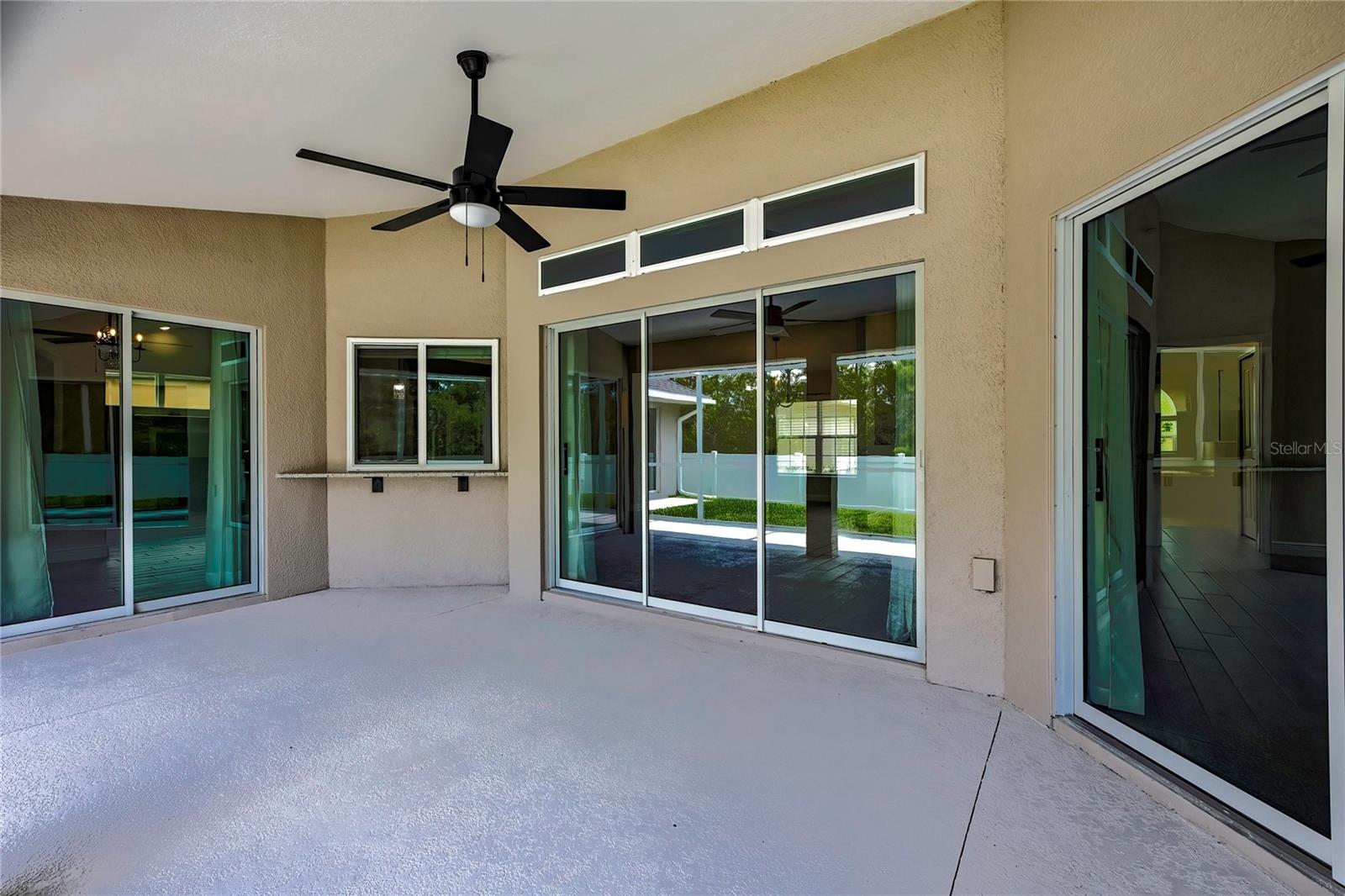 Listing photo id 28 for 15 Dahlia Court N