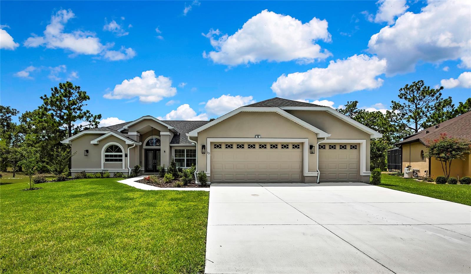 Listing photo id 37 for 15 Dahlia Court N