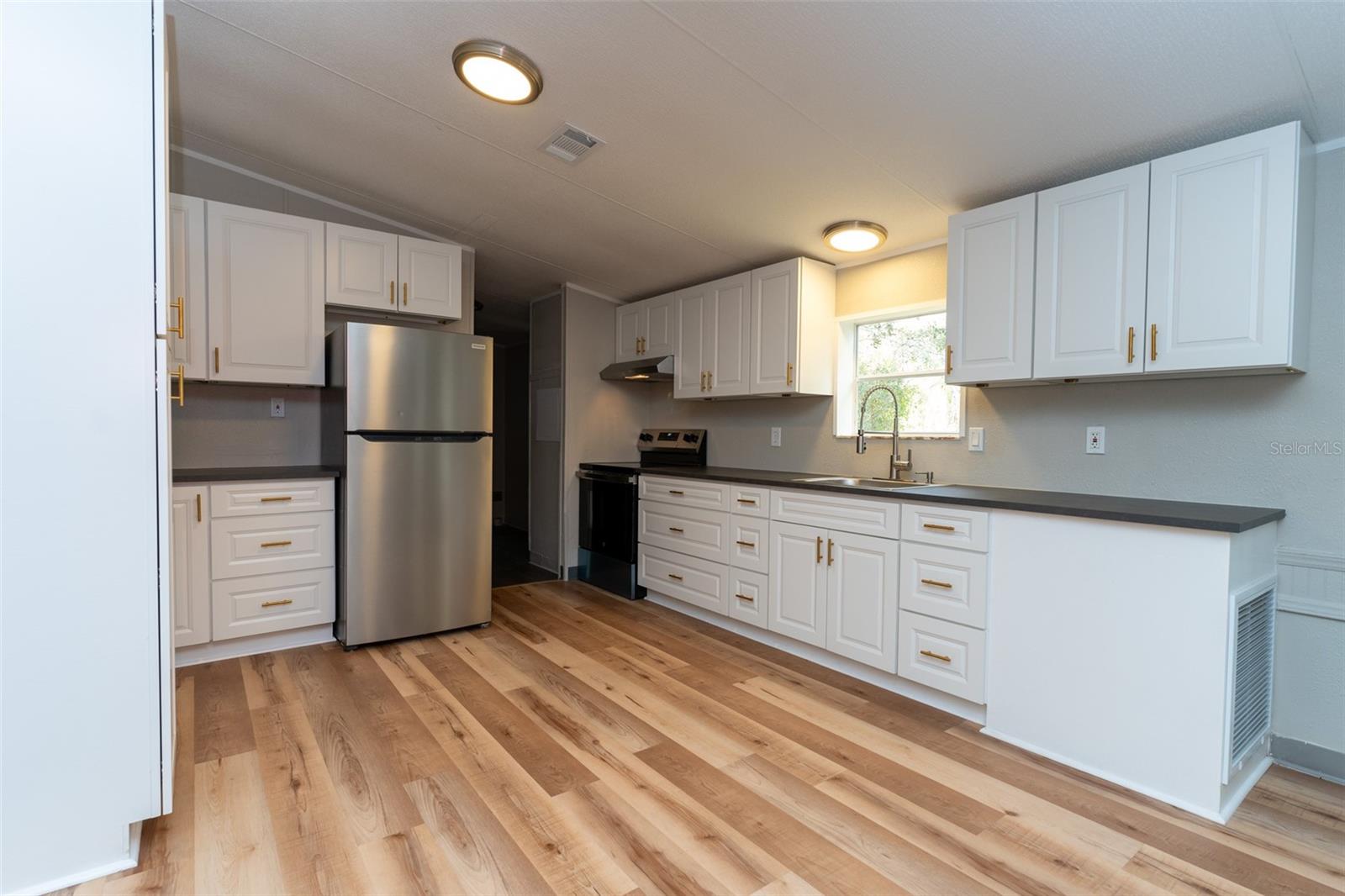 Image 4 of 21 For 12816 Midvale Avenue