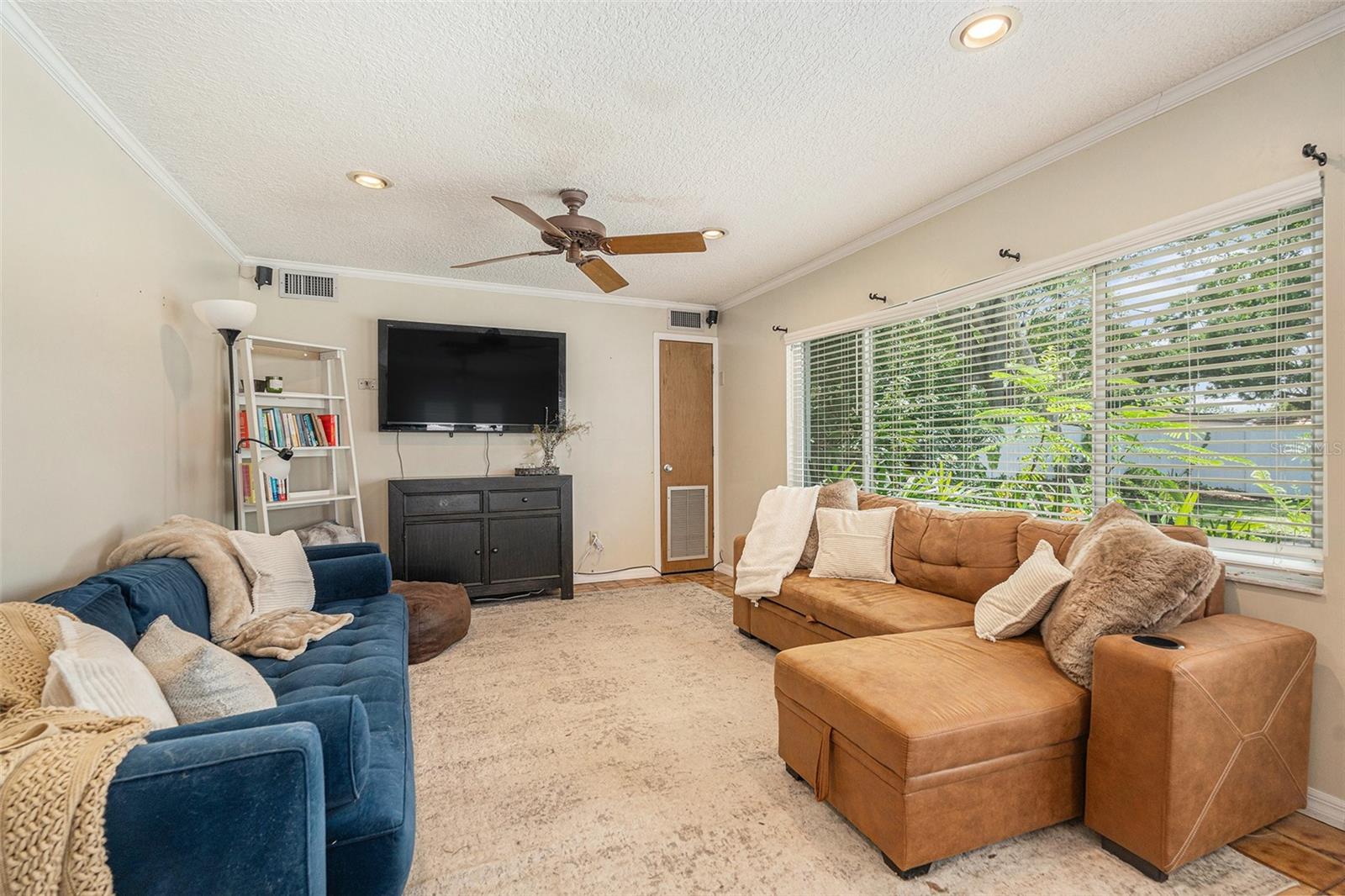 Image 12 of 27 For 4307 Thatcher Avenue