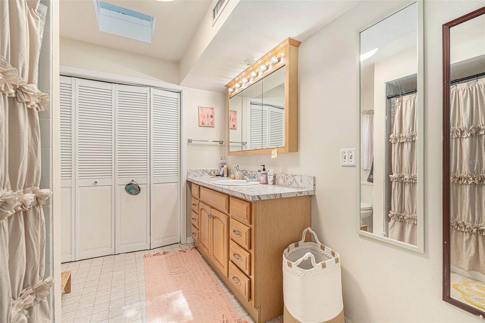 Image 17 of 27 For 4307 Thatcher Avenue