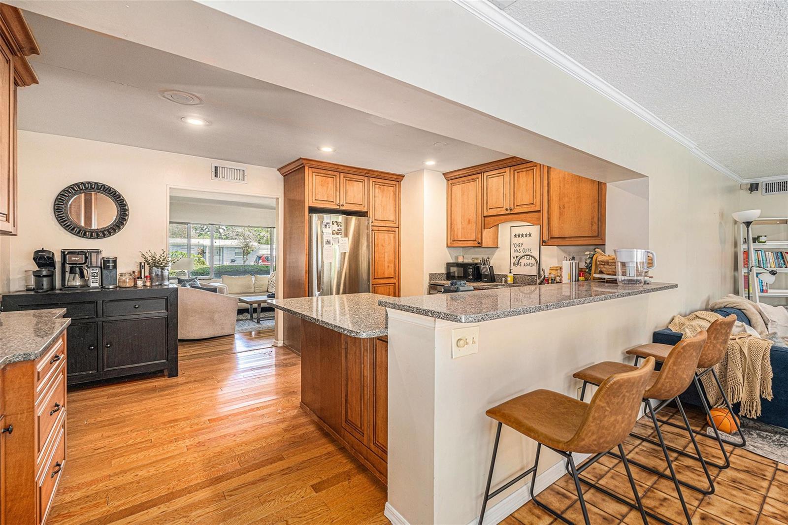 Image 7 of 27 For 4307 Thatcher Avenue