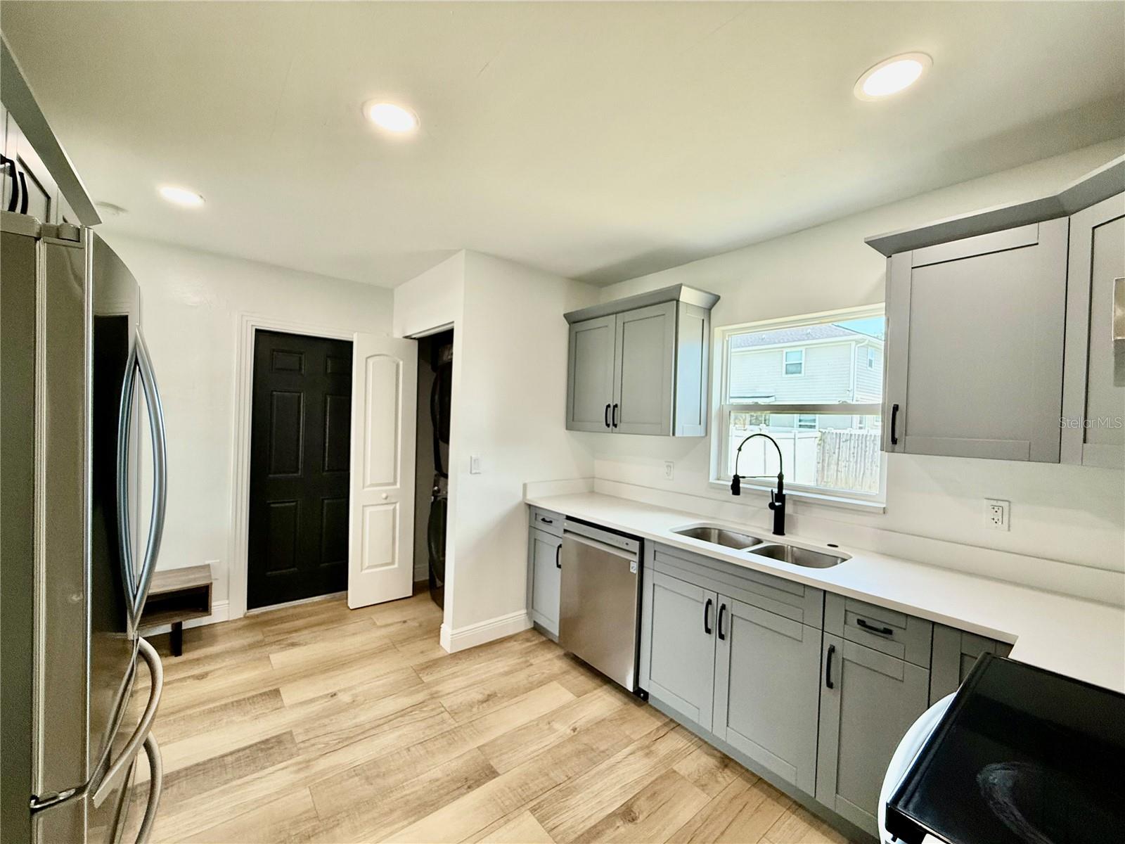 Image 12 of 26 For 4118 Cass Street