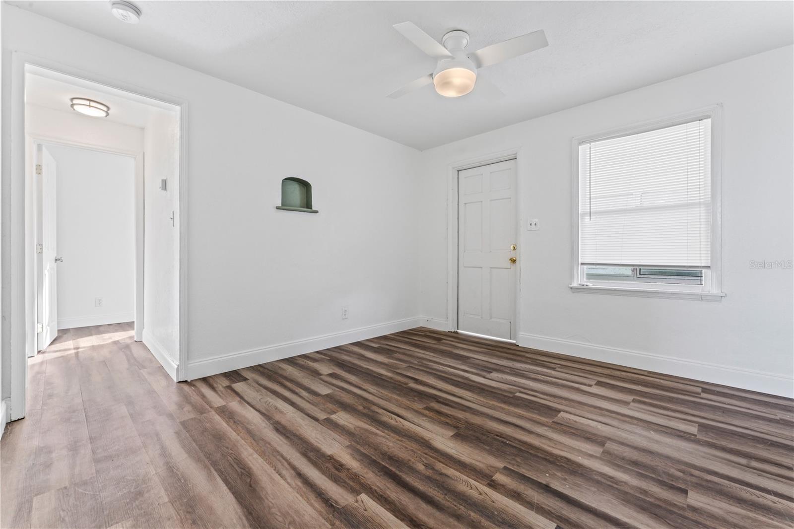 Image 13 of 26 For 2333 15th Avenue N