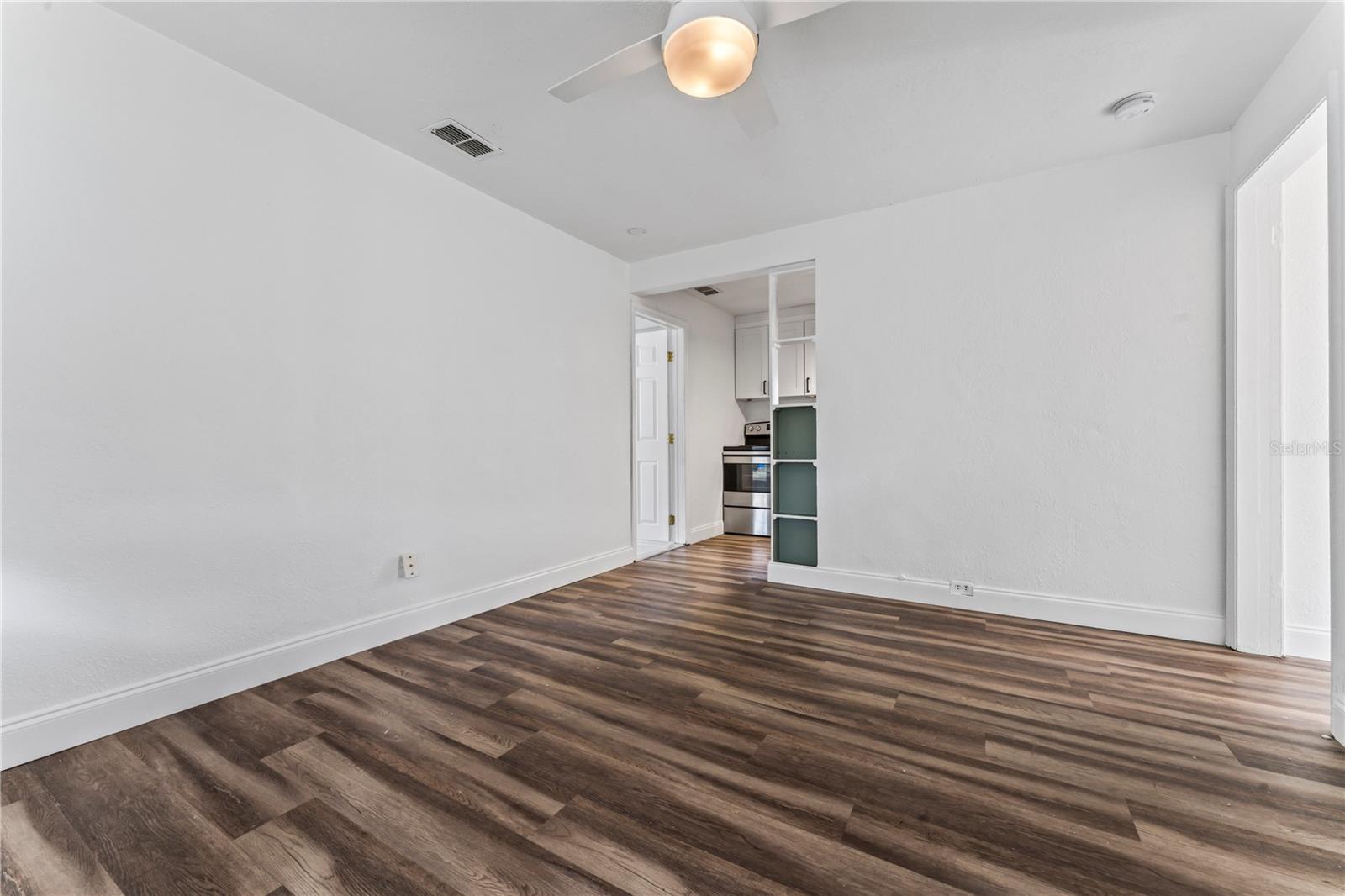 Image 17 of 26 For 2333 15th Avenue N