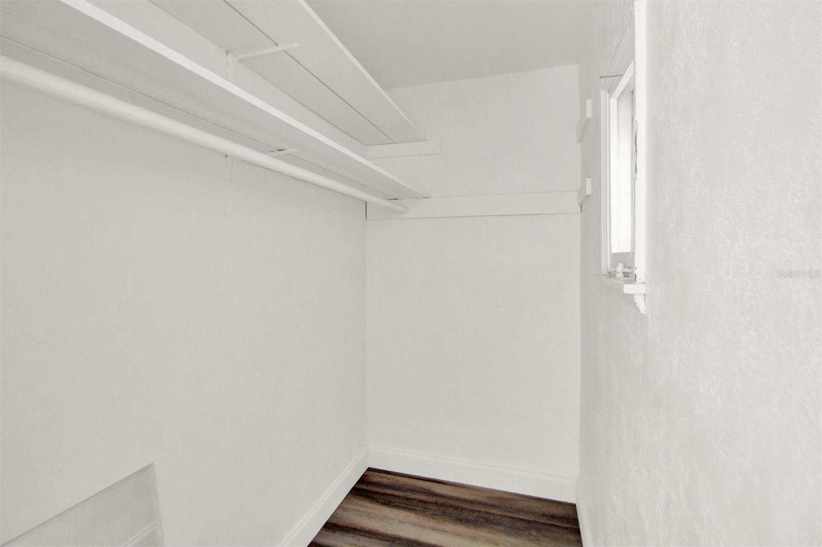 Image 20 of 26 For 2333 15th Avenue N